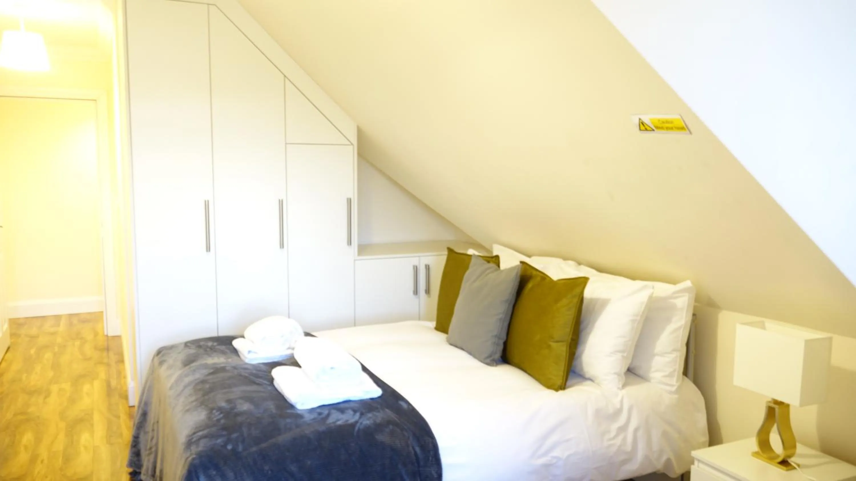 Bedroom in RC Airport Rooms