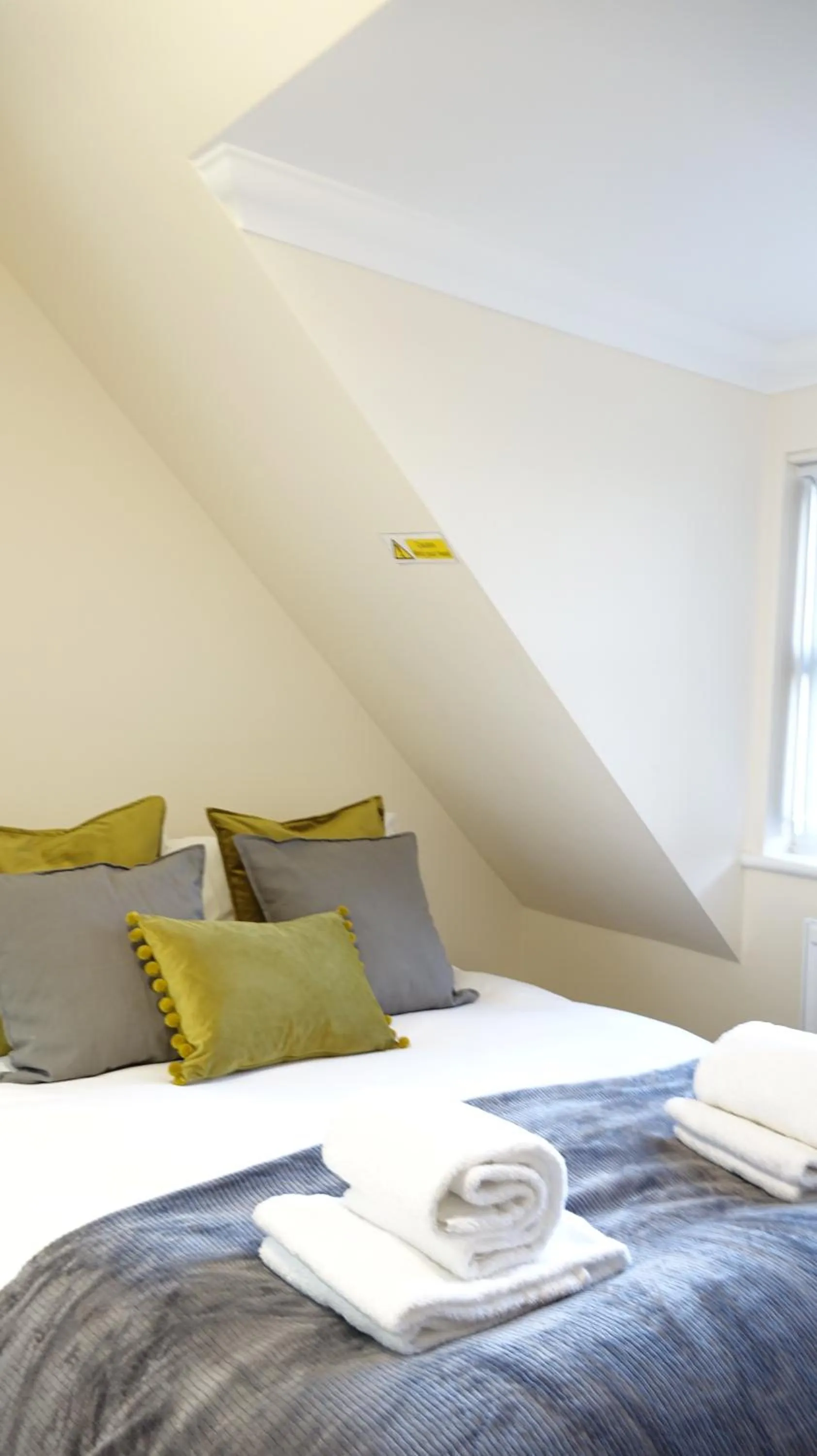 Bedroom in RC Airport Rooms