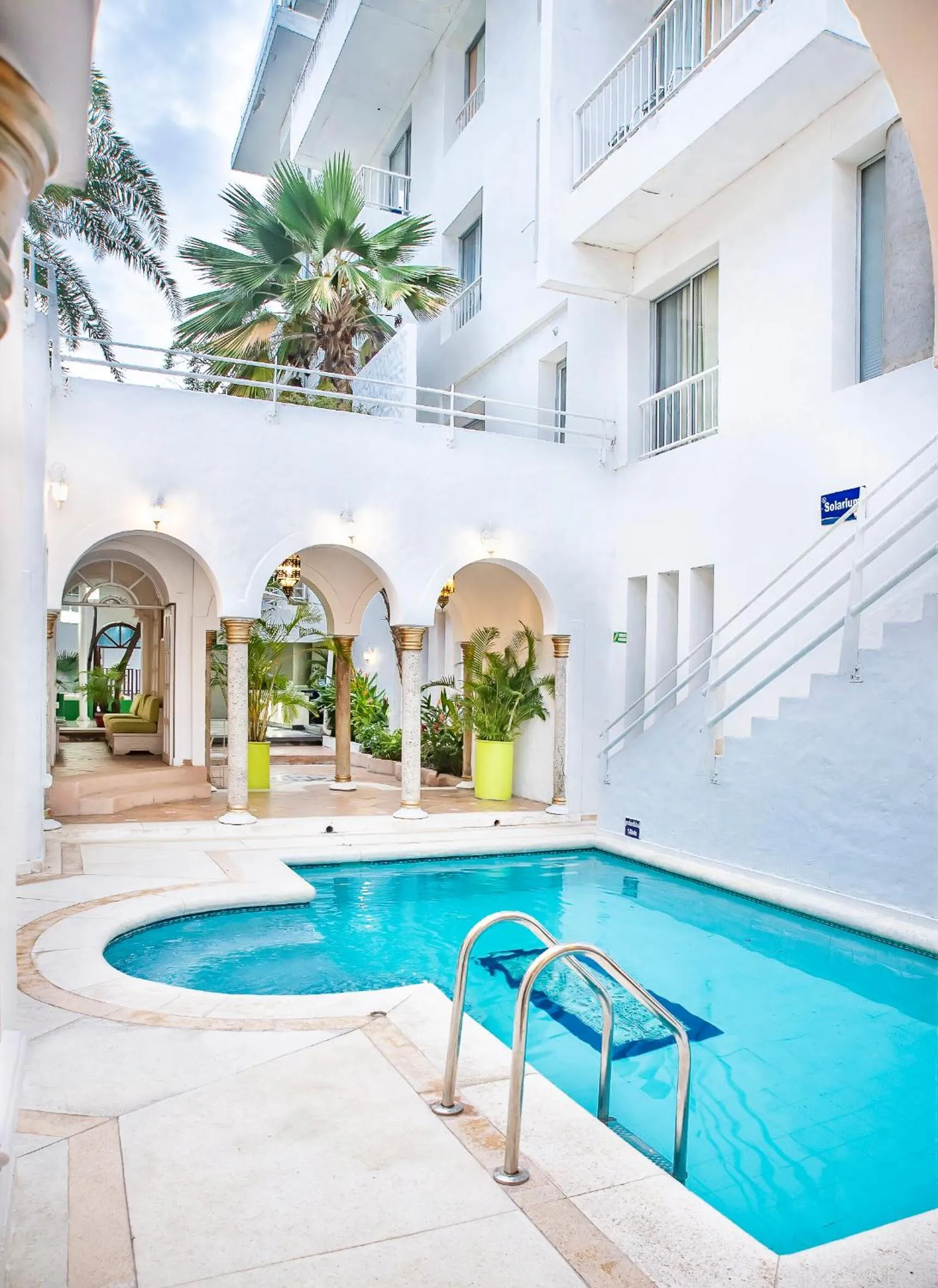 Swimming pool in Hotel Santorini Resort