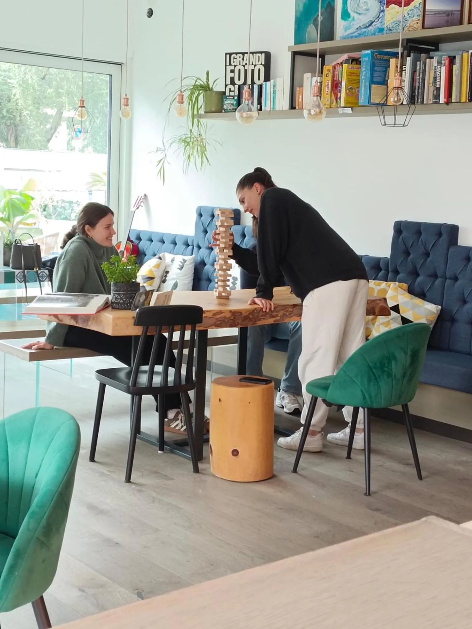 Communal lounge/ TV room in Glocal Torbole