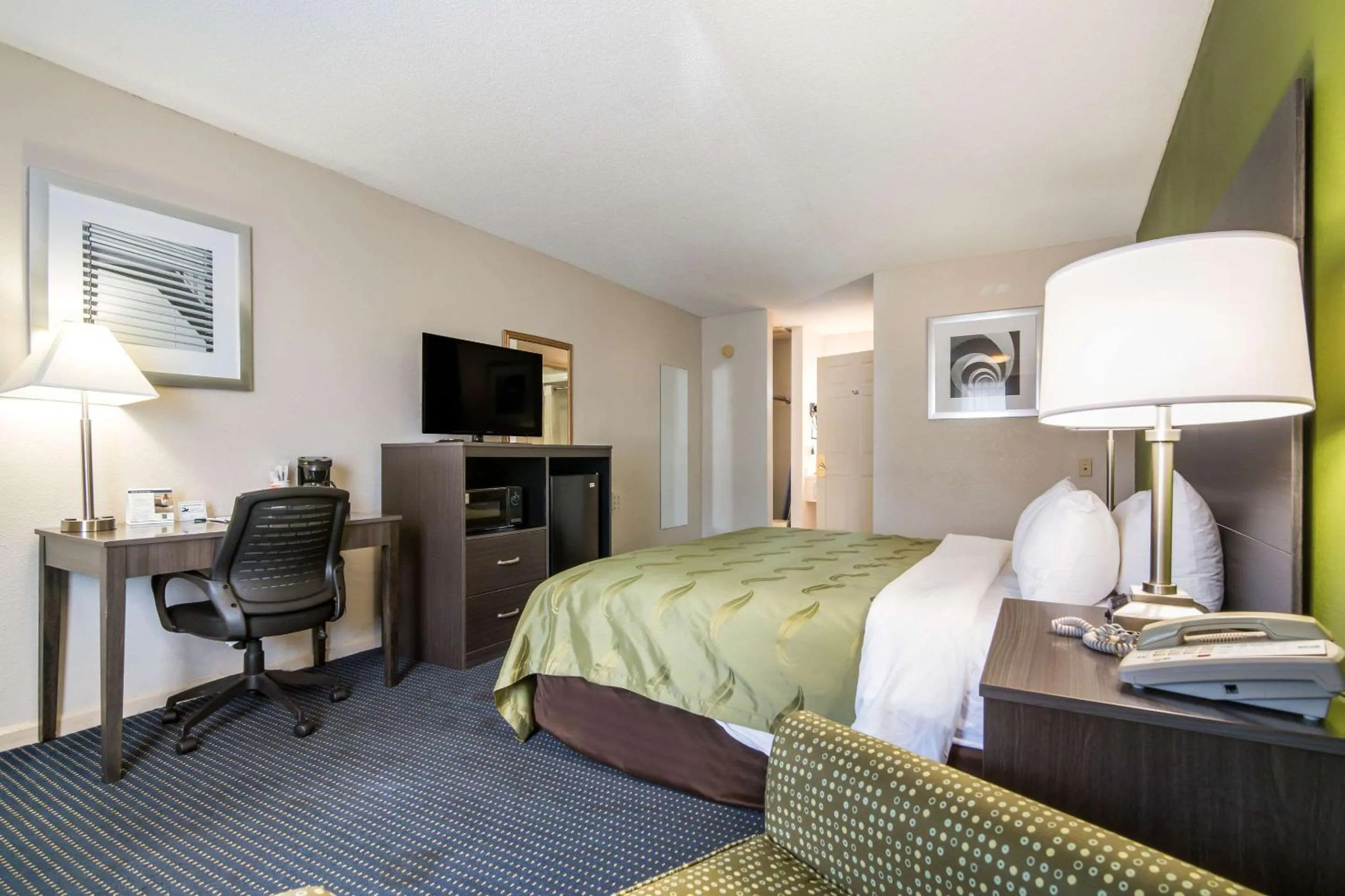 Bedroom, Bed in Quality Inn Little Creek