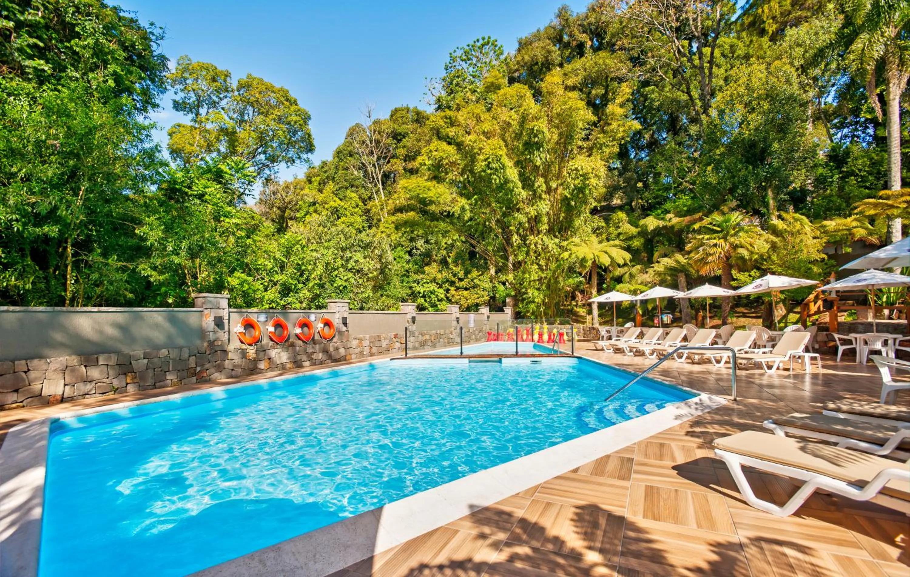 Pool view in Hotel Recanto da Serra