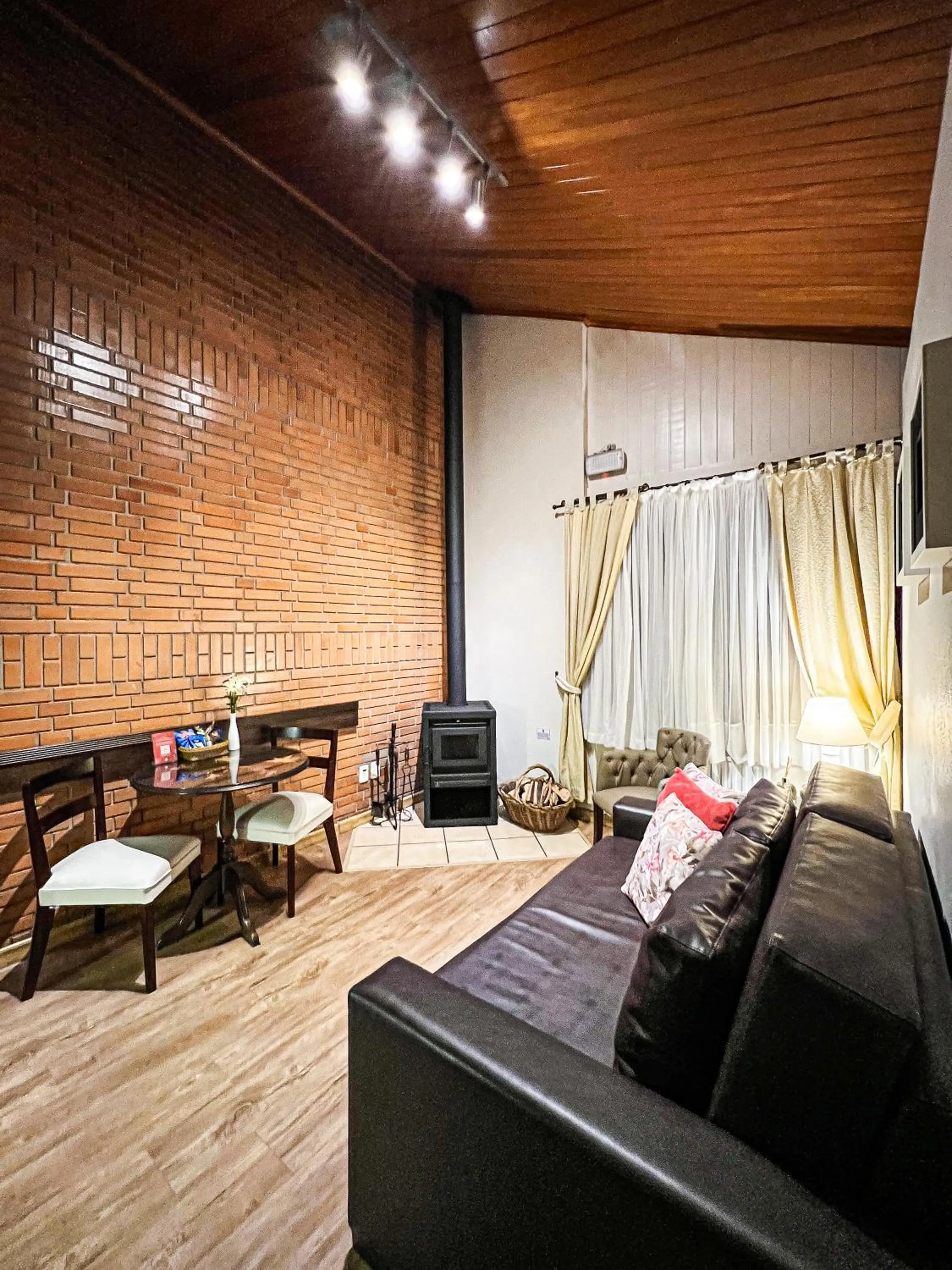 Living room, Bed in Hotel Recanto da Serra