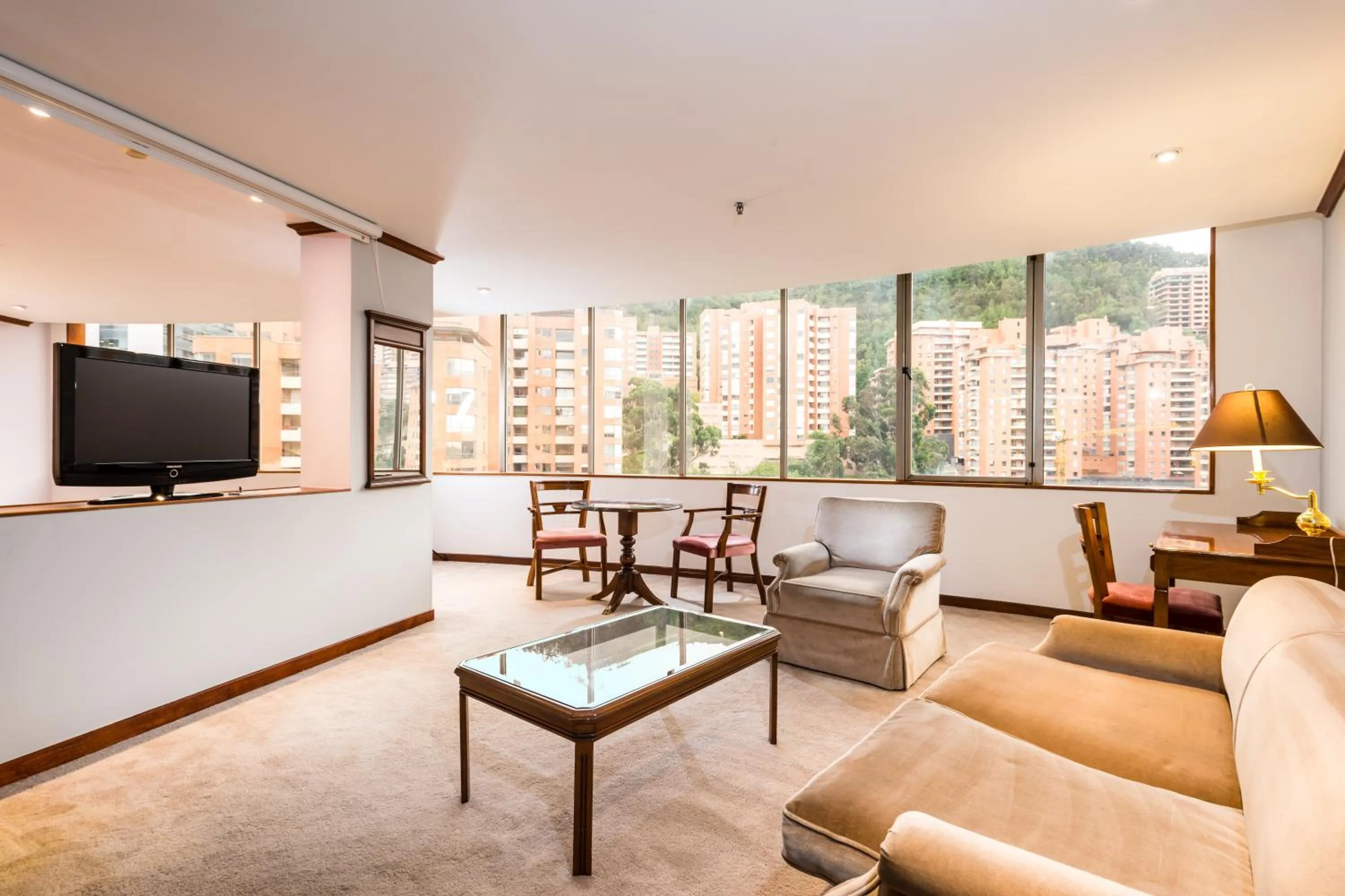 Living room in Hotel Bogotá Regency Usaquén