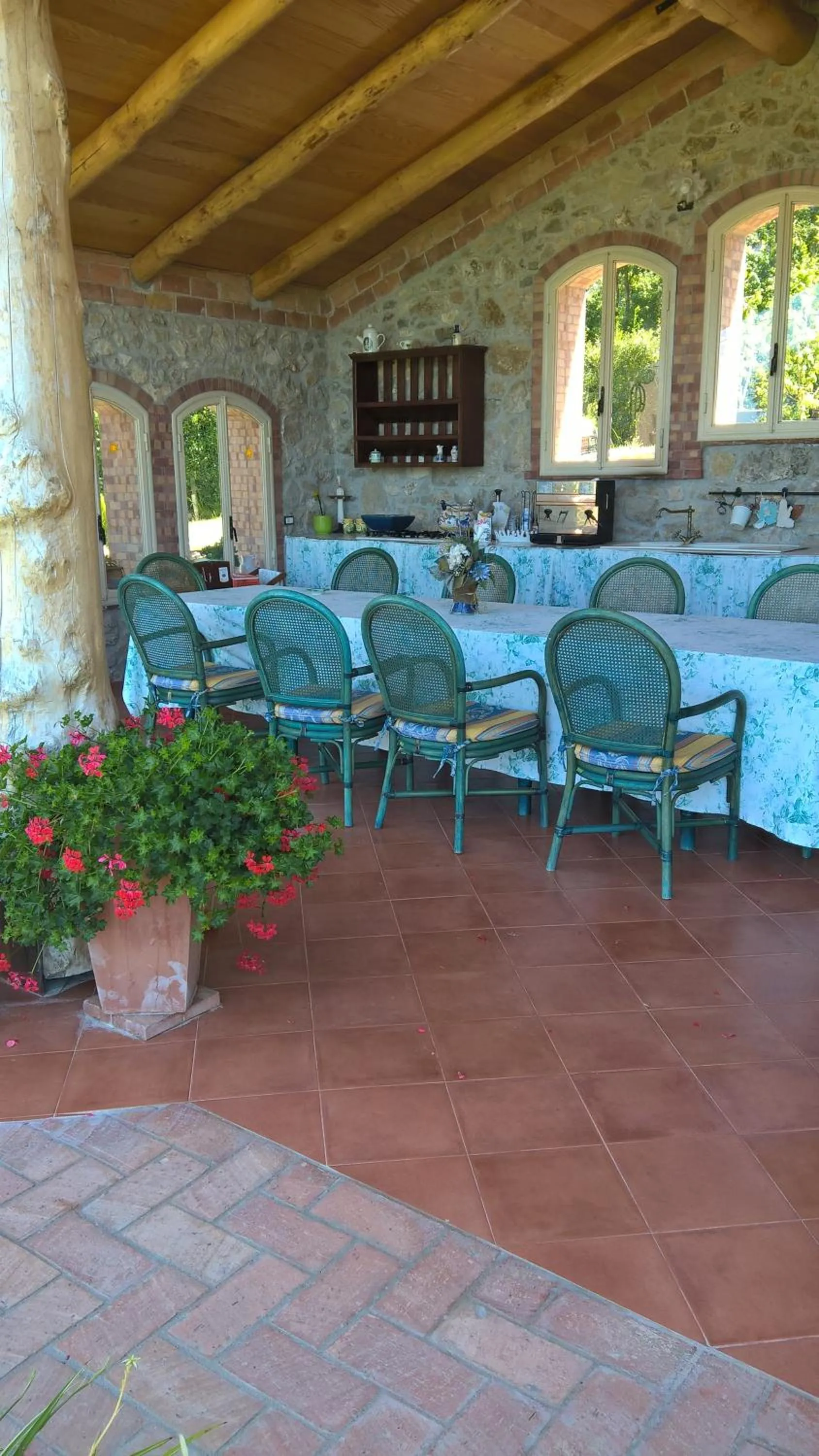 Patio in B&B Macchia d'Olmo