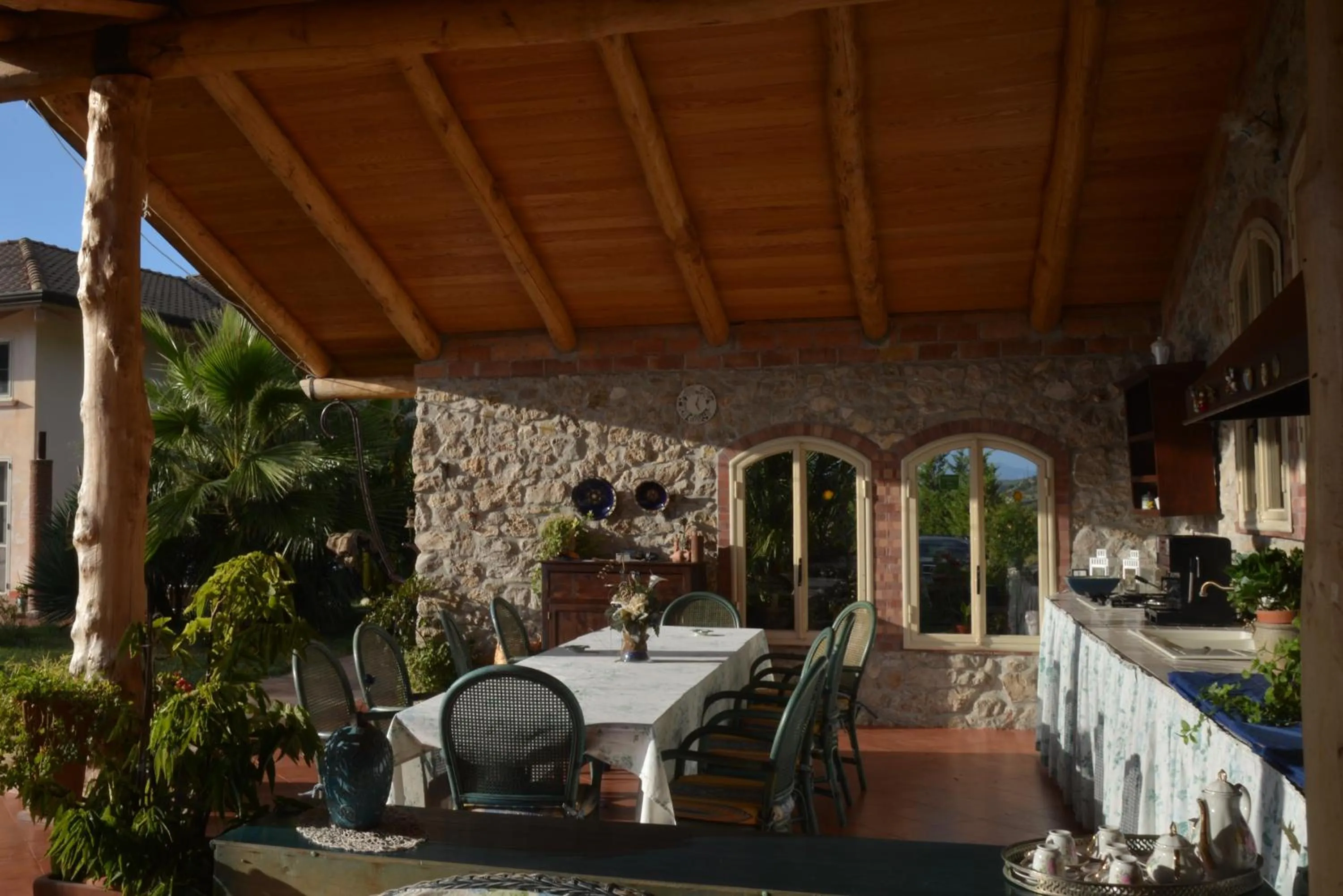 Patio in B&B Macchia d'Olmo