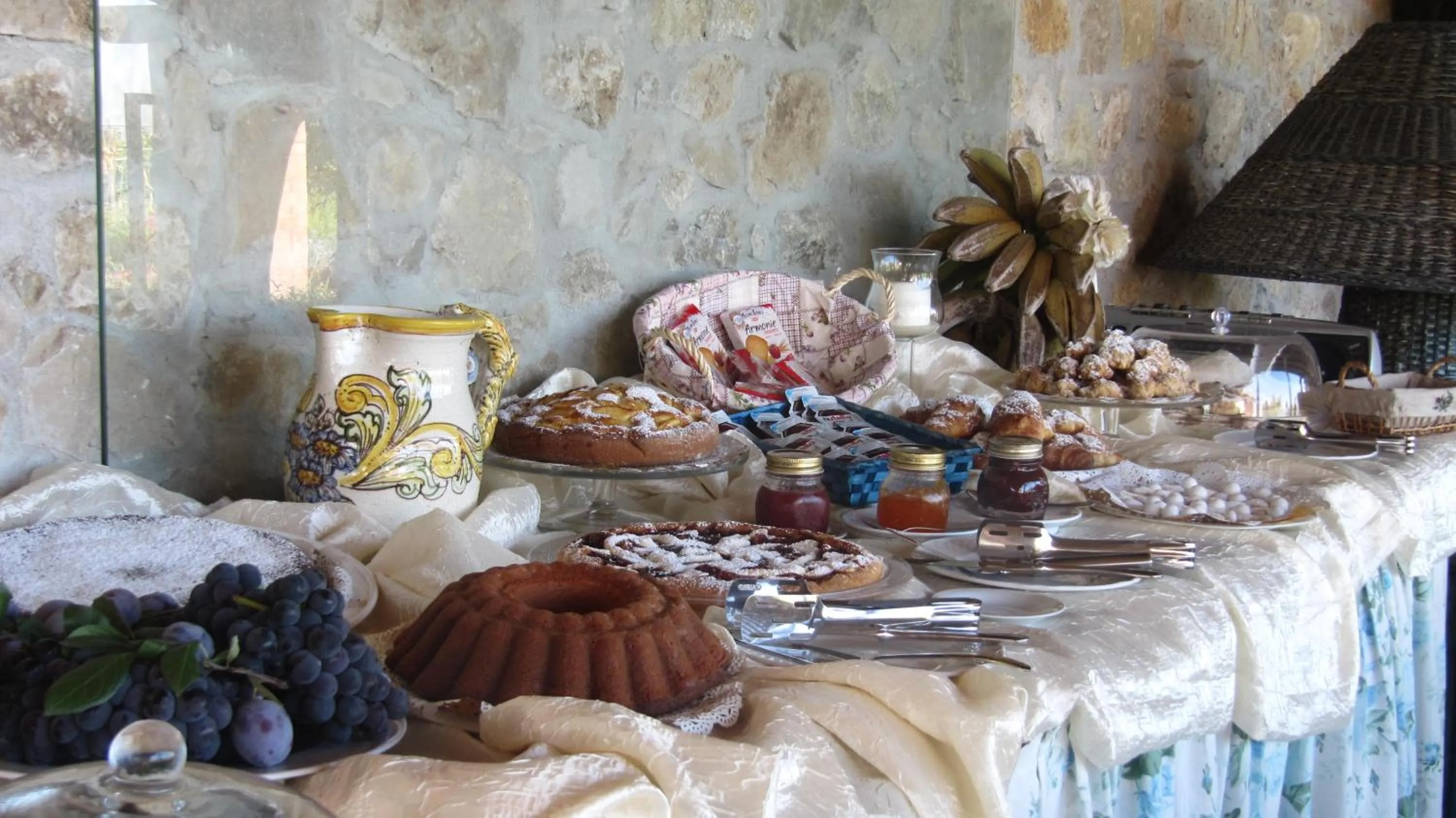 Buffet breakfast in B&B Macchia d'Olmo