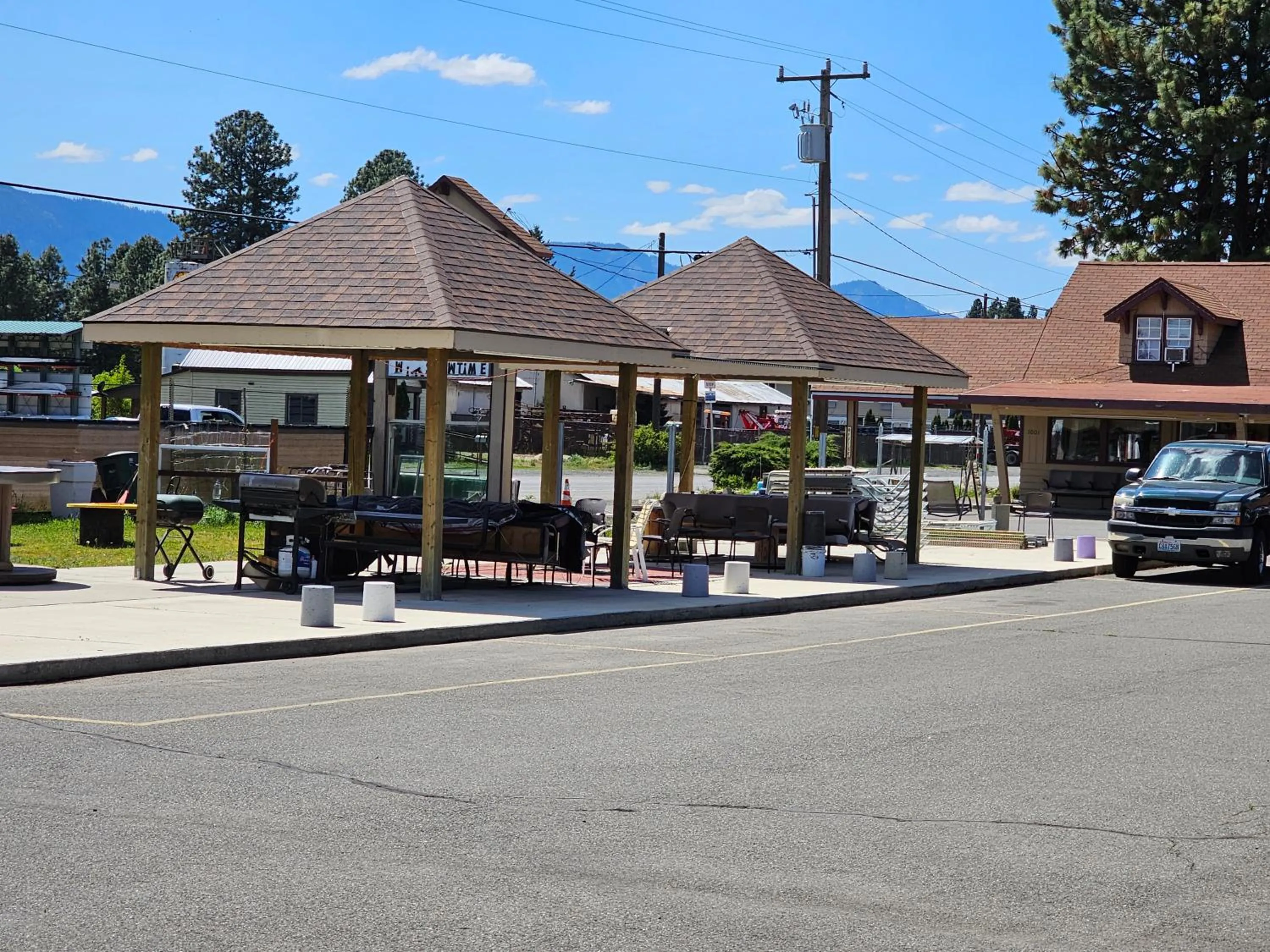 Property building in Cle Elum Travelers Inn