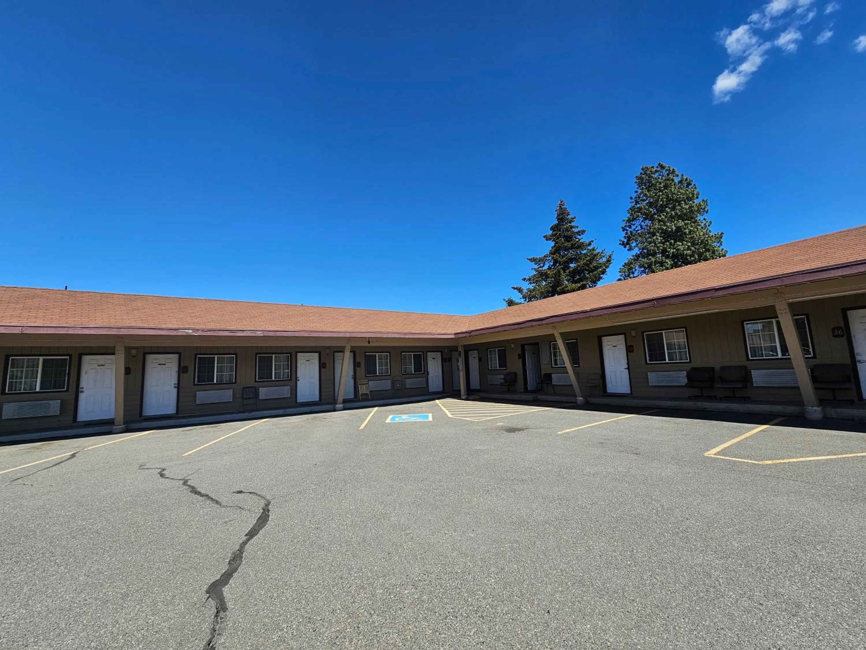 Property building in Cle Elum Travelers Inn