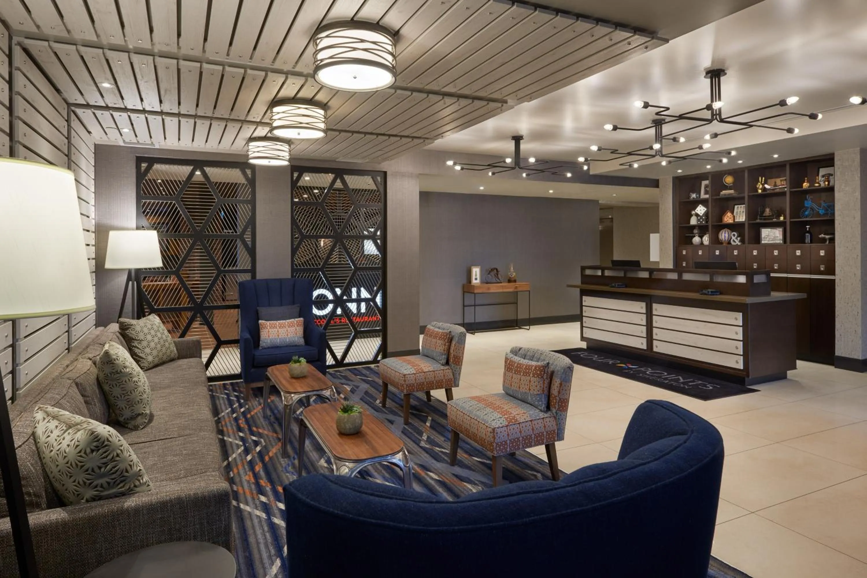 Lobby or reception in Four Points by Sheraton Vaughan