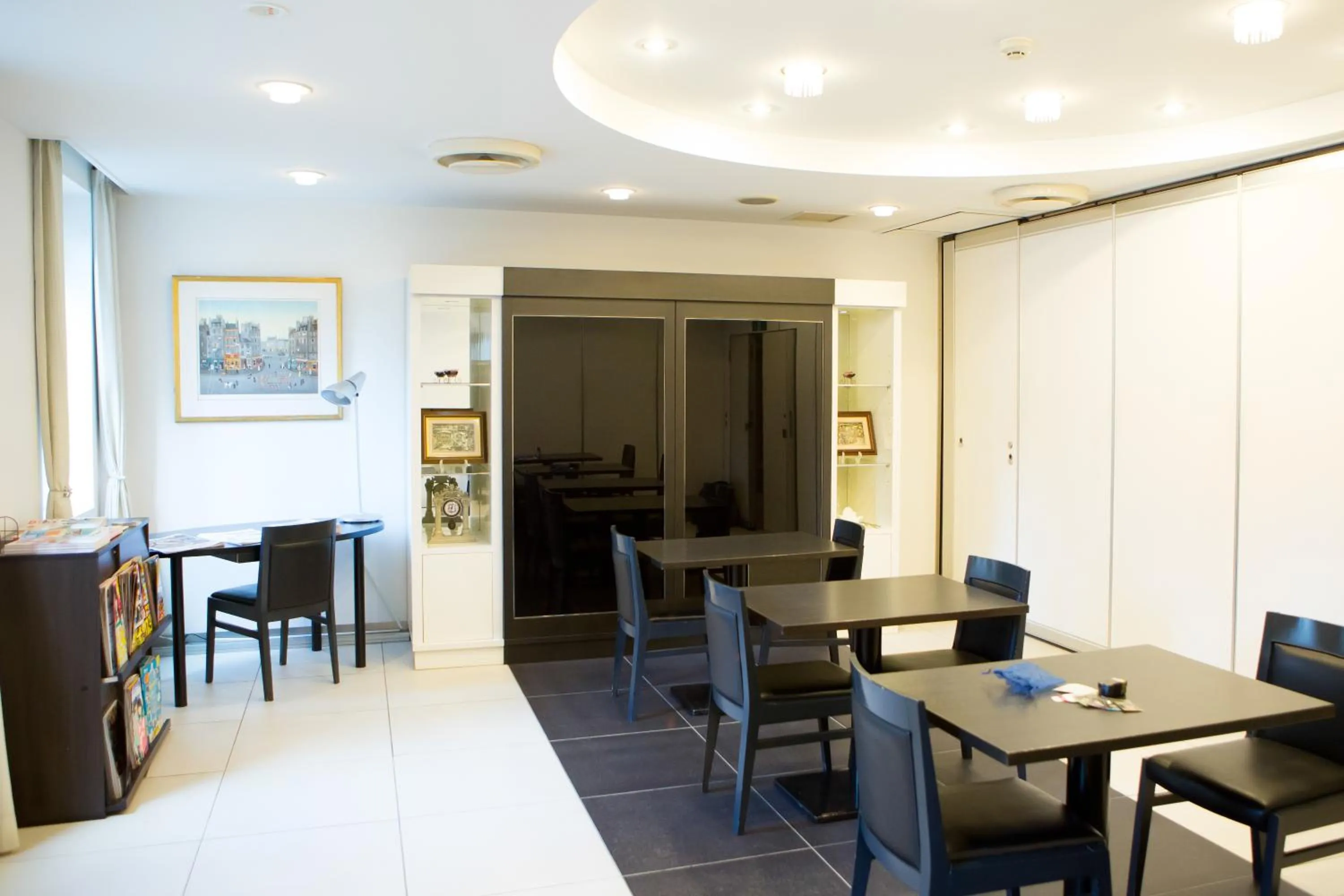 Lobby or reception in Best Western Yokohama
