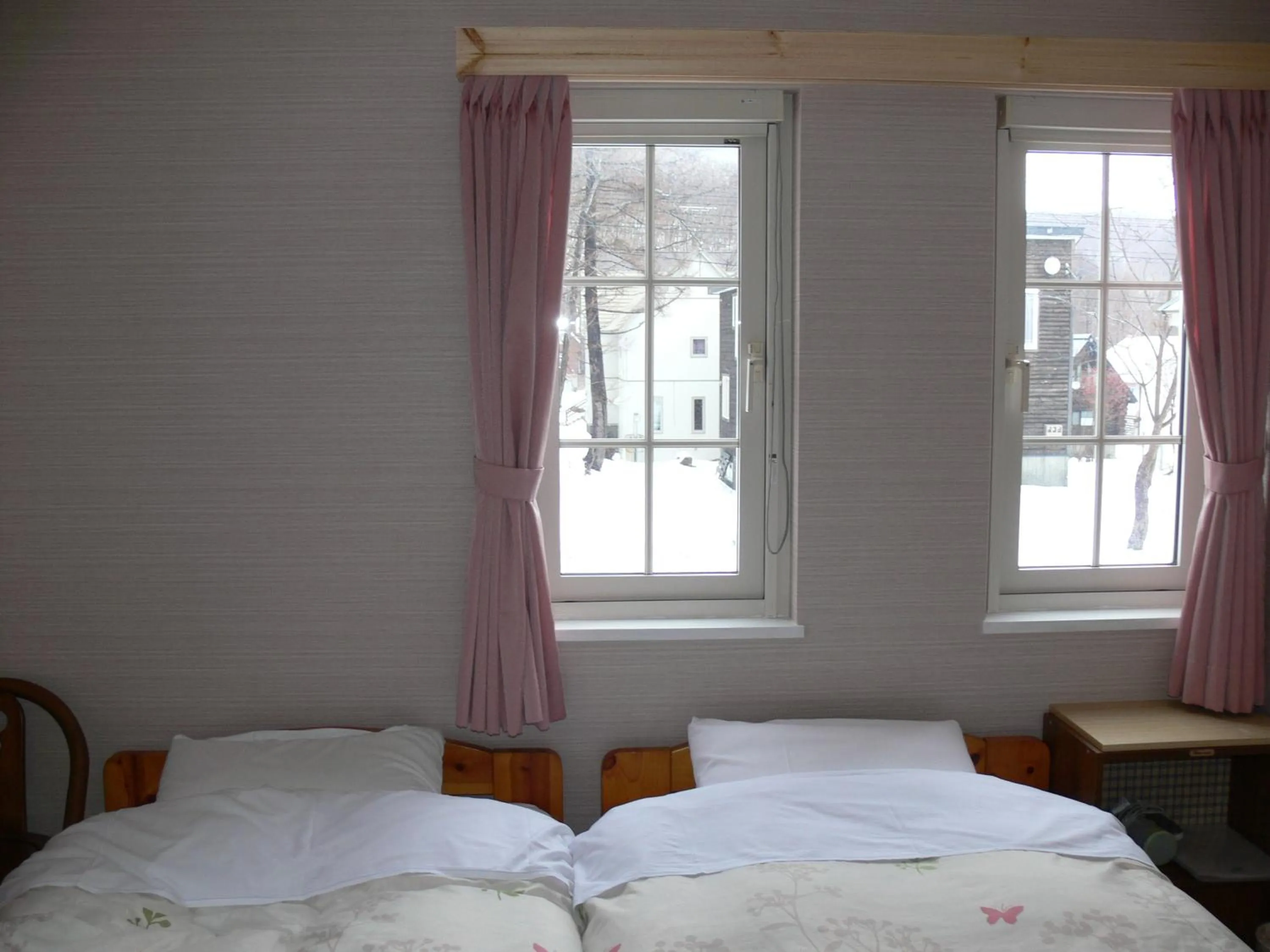 Decorative detail, Bed in Pension Locomotion