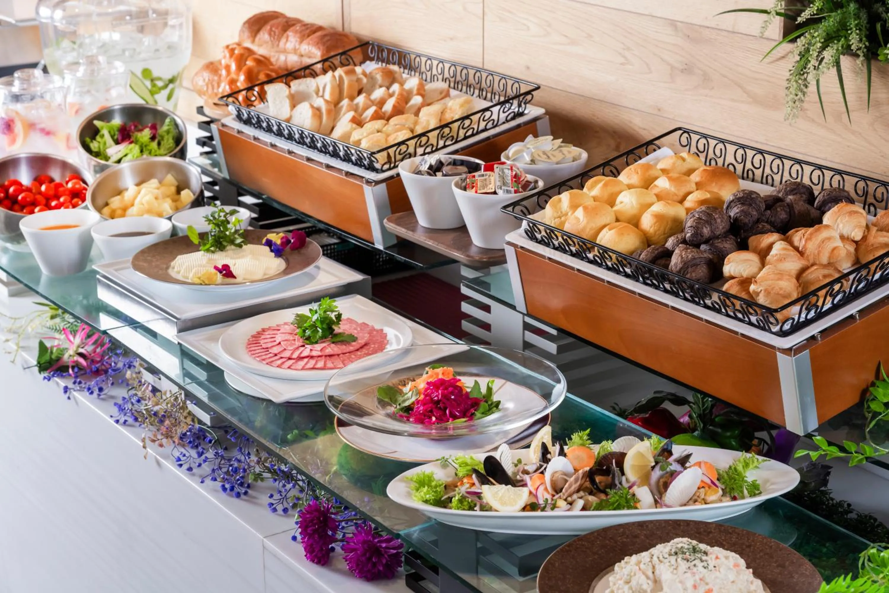 Buffet breakfast in Art Hotel Asahikawa