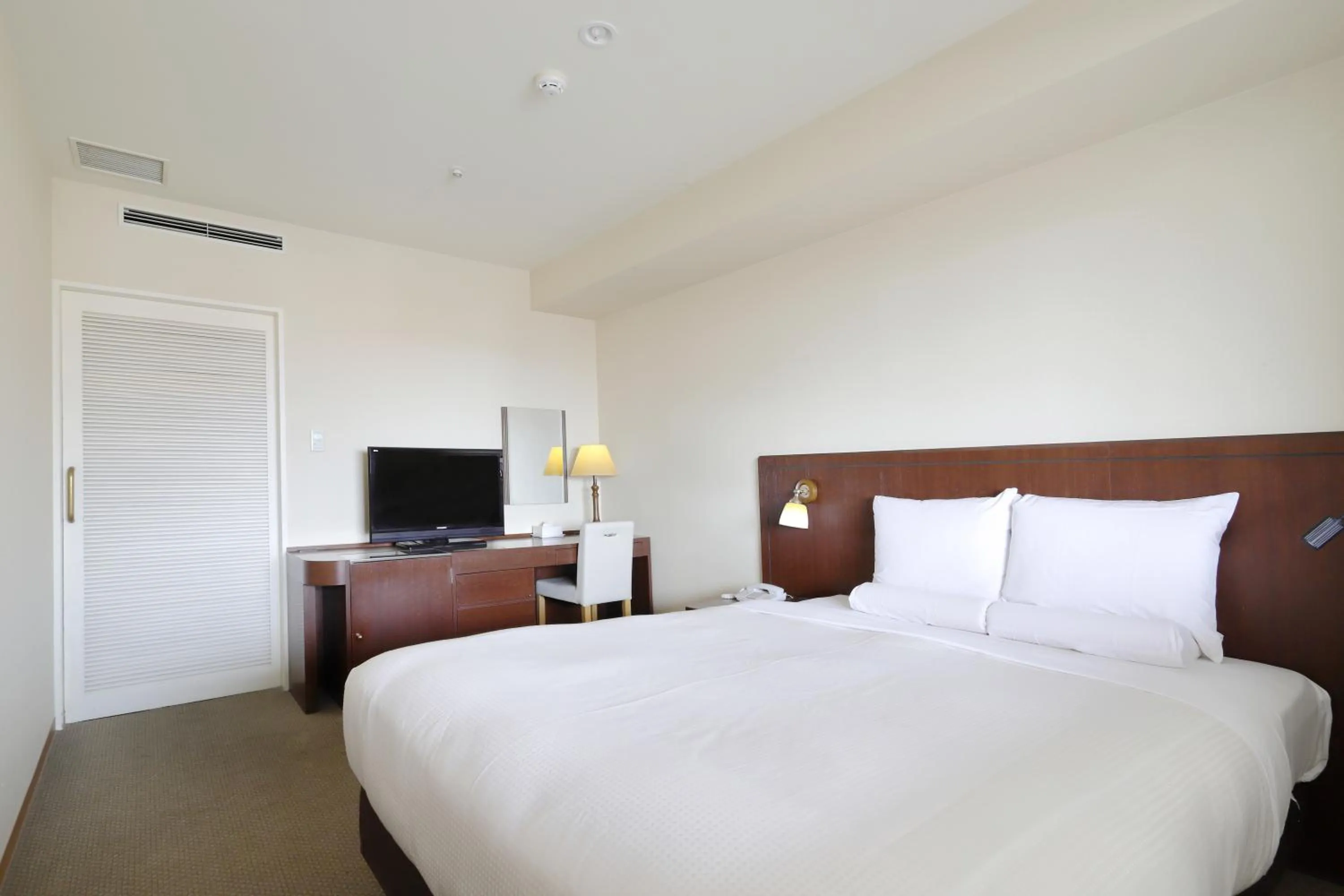 Photo of the whole room, Bed in Art Hotel Asahikawa