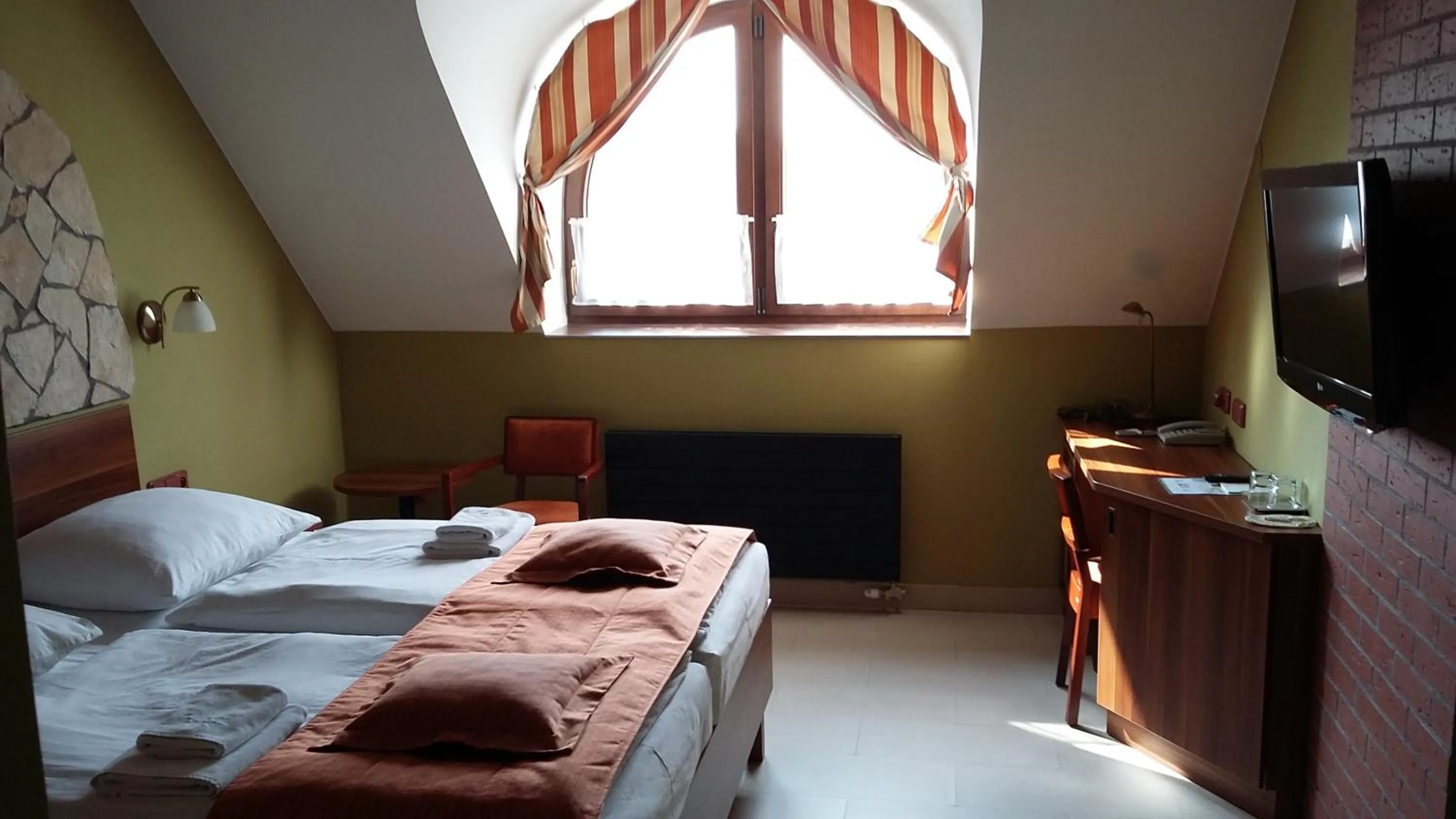 Bed in Hotel Vinopa