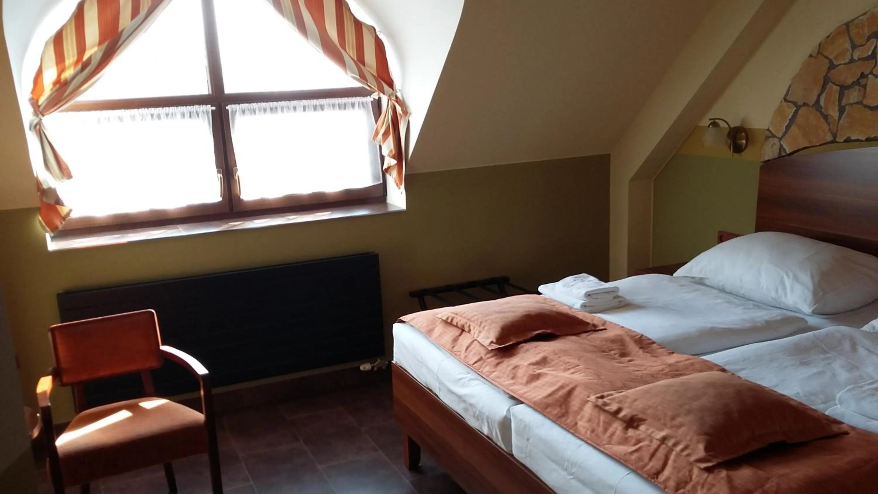 Bed in Hotel Vinopa
