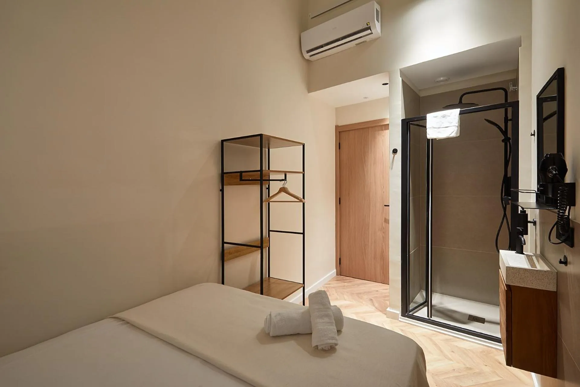 Bed in Ella Hostel Boqueria