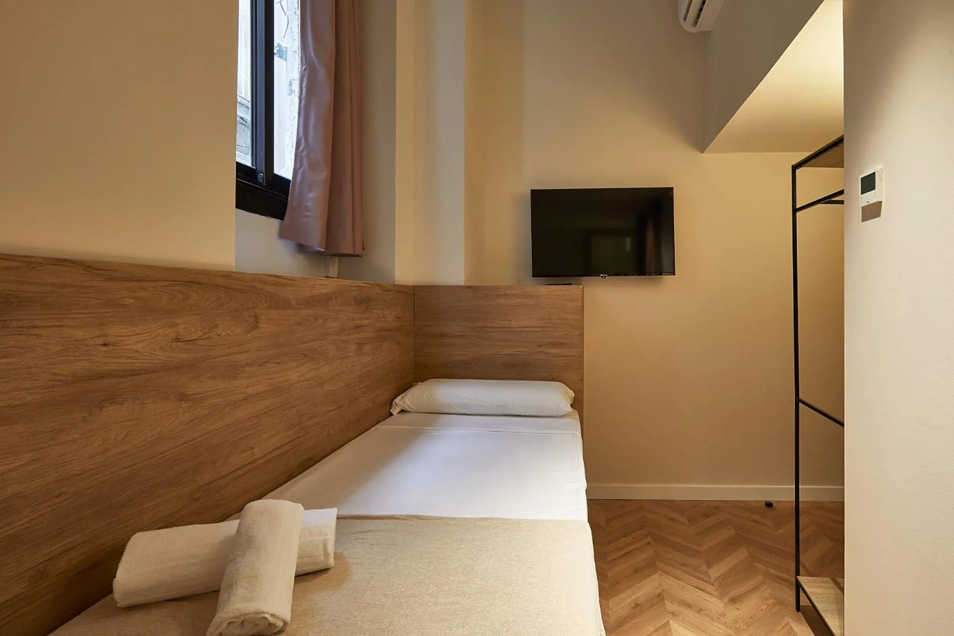 Bed in Ella Hostel Boqueria