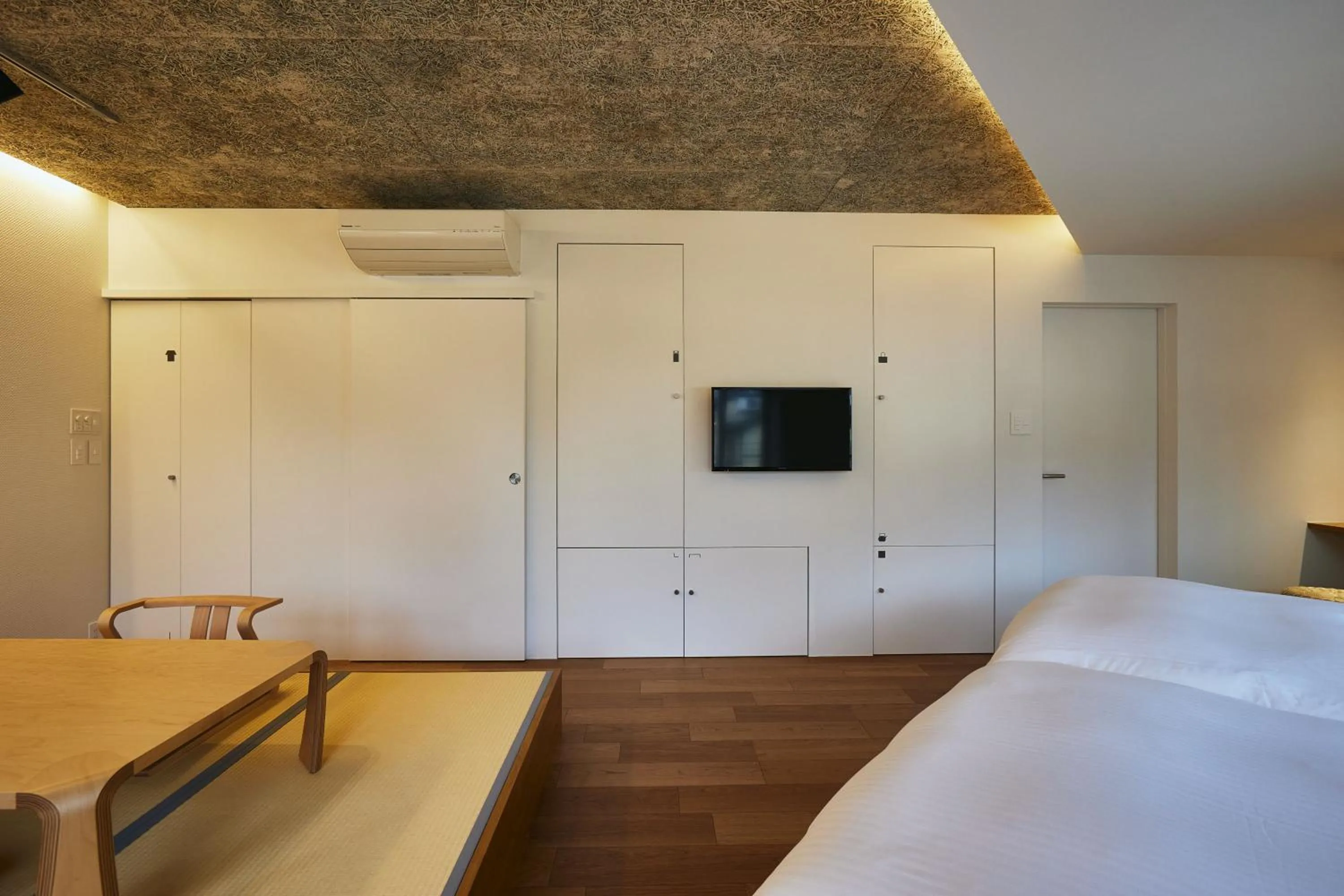 Communal lounge/ TV room, Bed in TSUCHIYA Kinosaki onsen