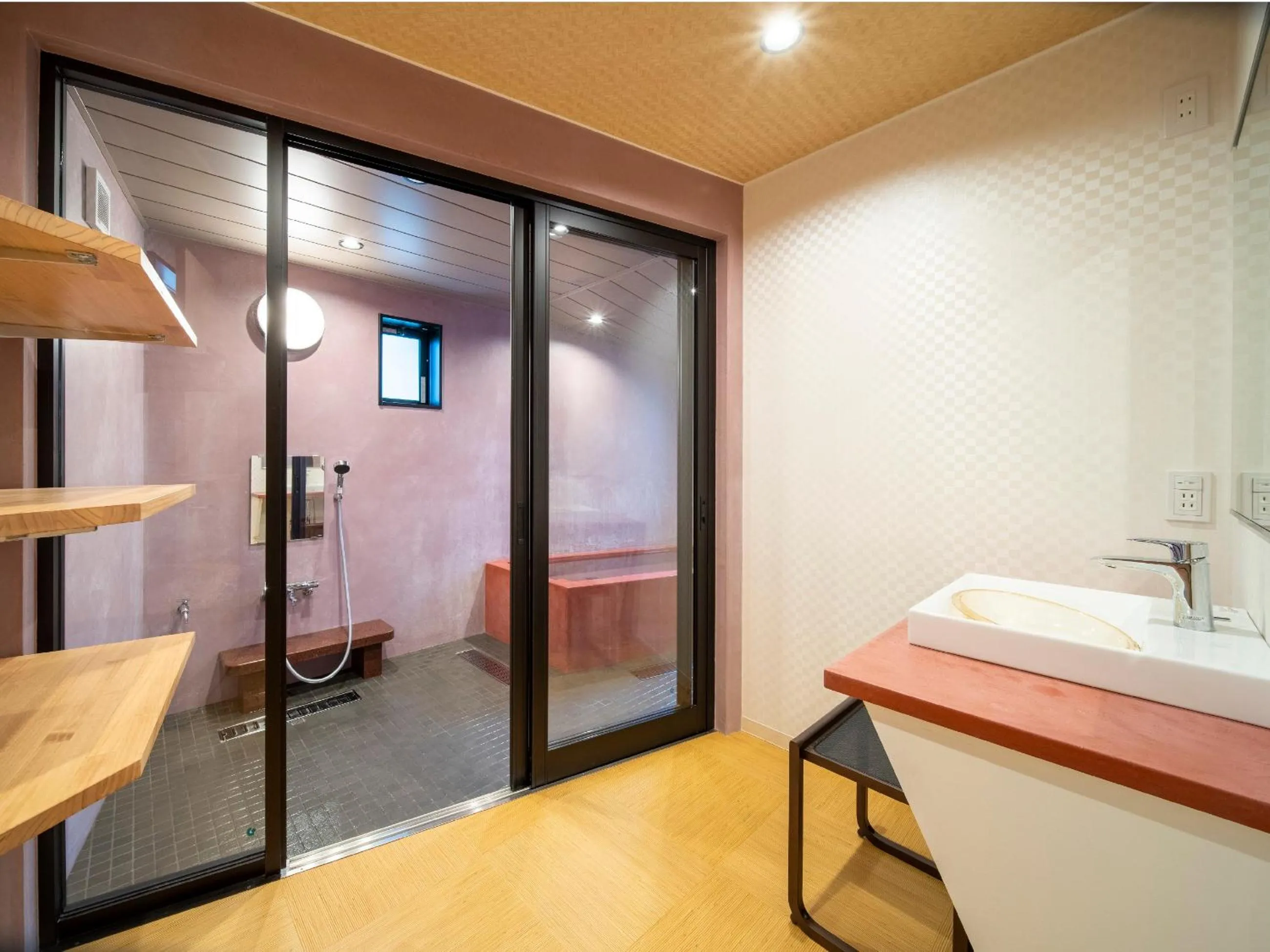 Hot Spring Bath in Yanagiso