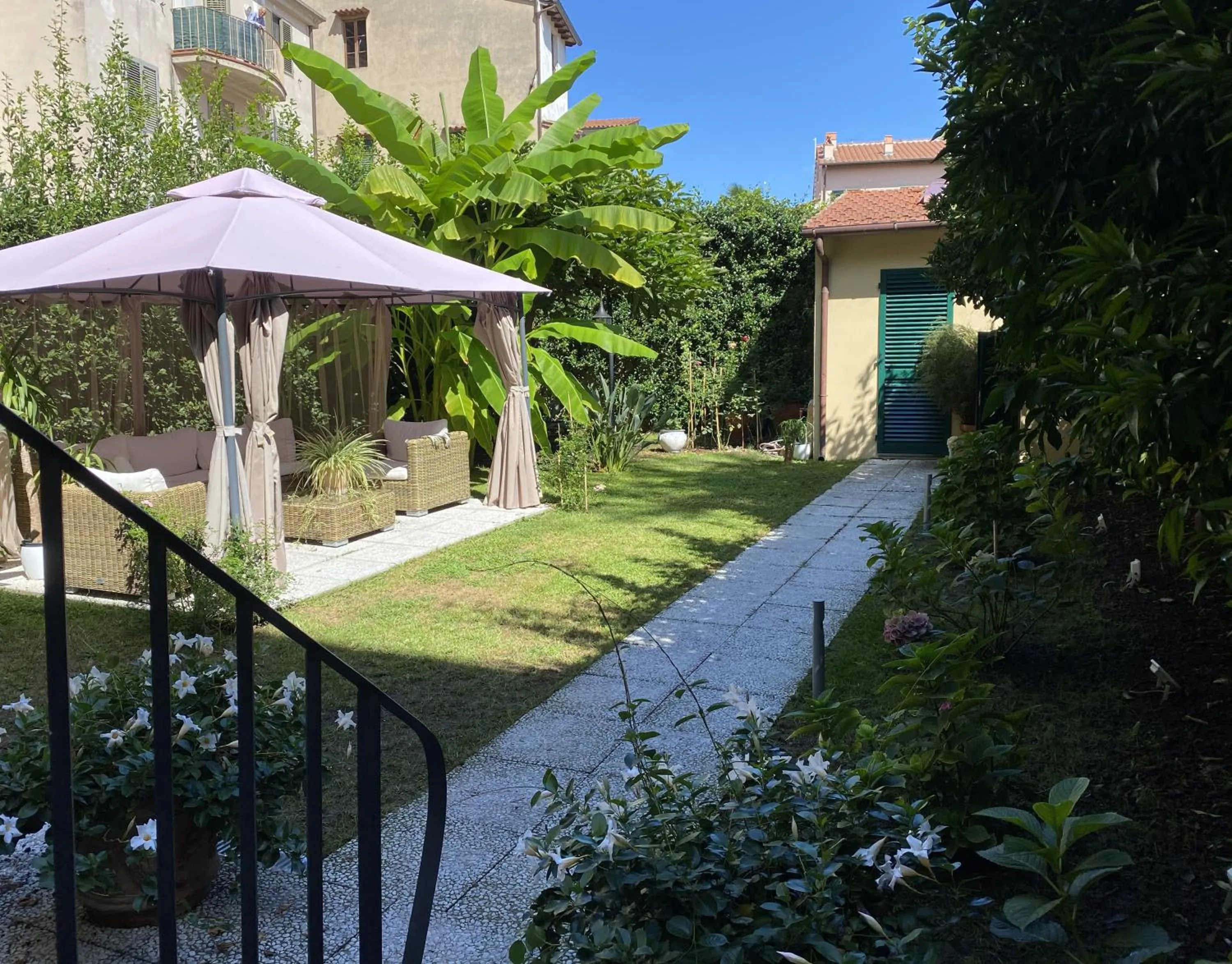 Property building in Palazzo Cini Luxury Rooms in Pisa