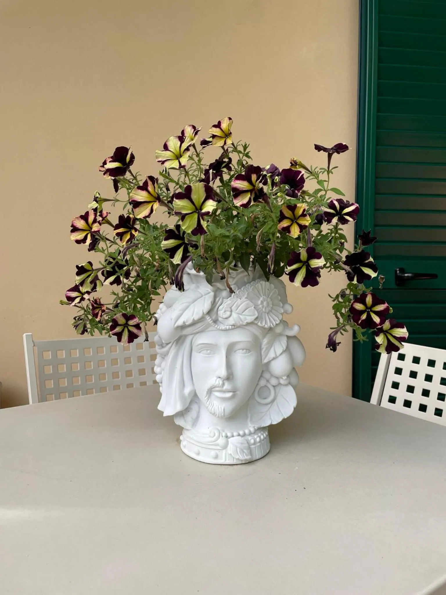 Decorative detail in Palazzo Cini Luxury Rooms in Pisa