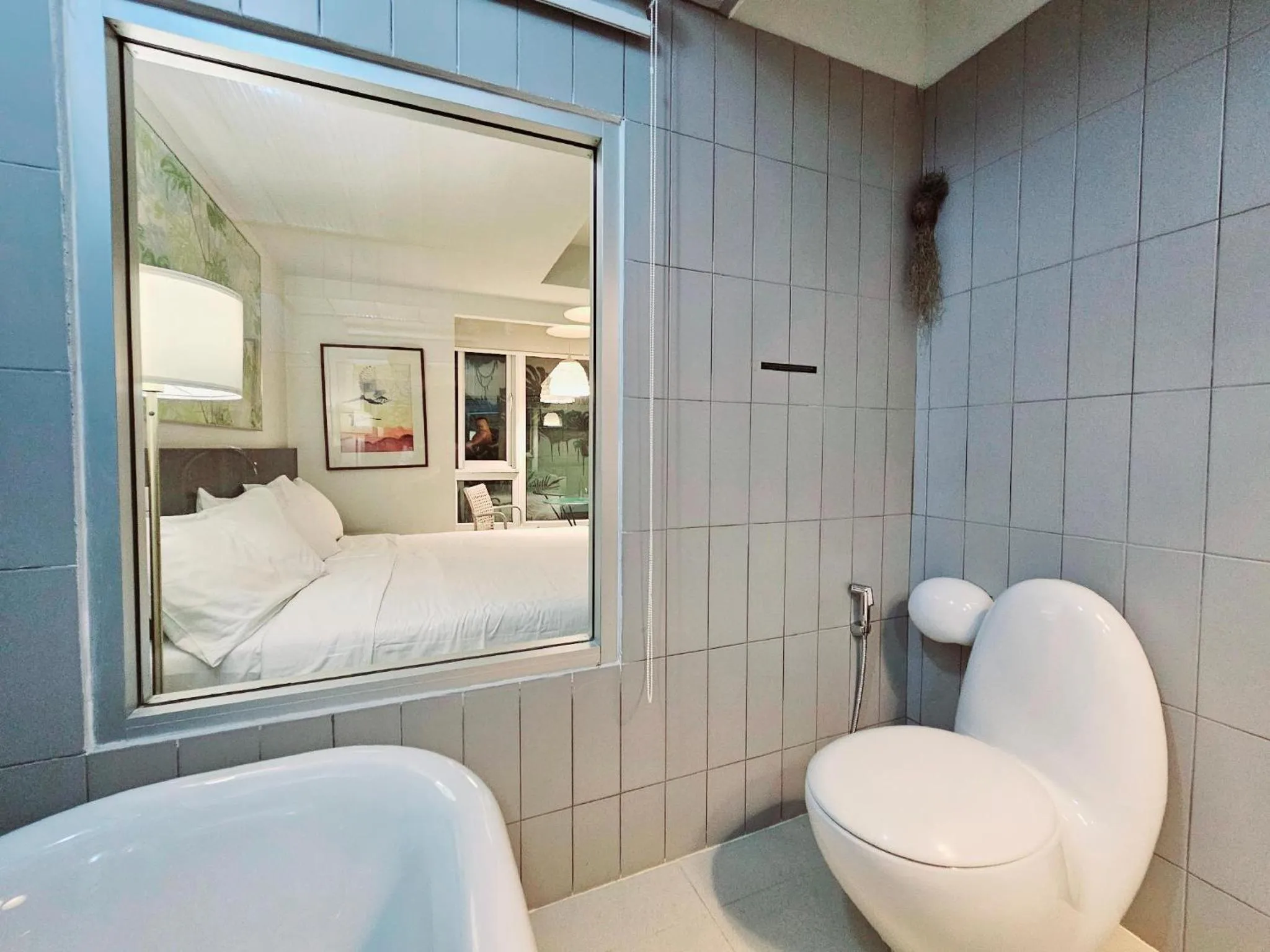 Bathroom, Bed in Somewhere to Escape - Hometel