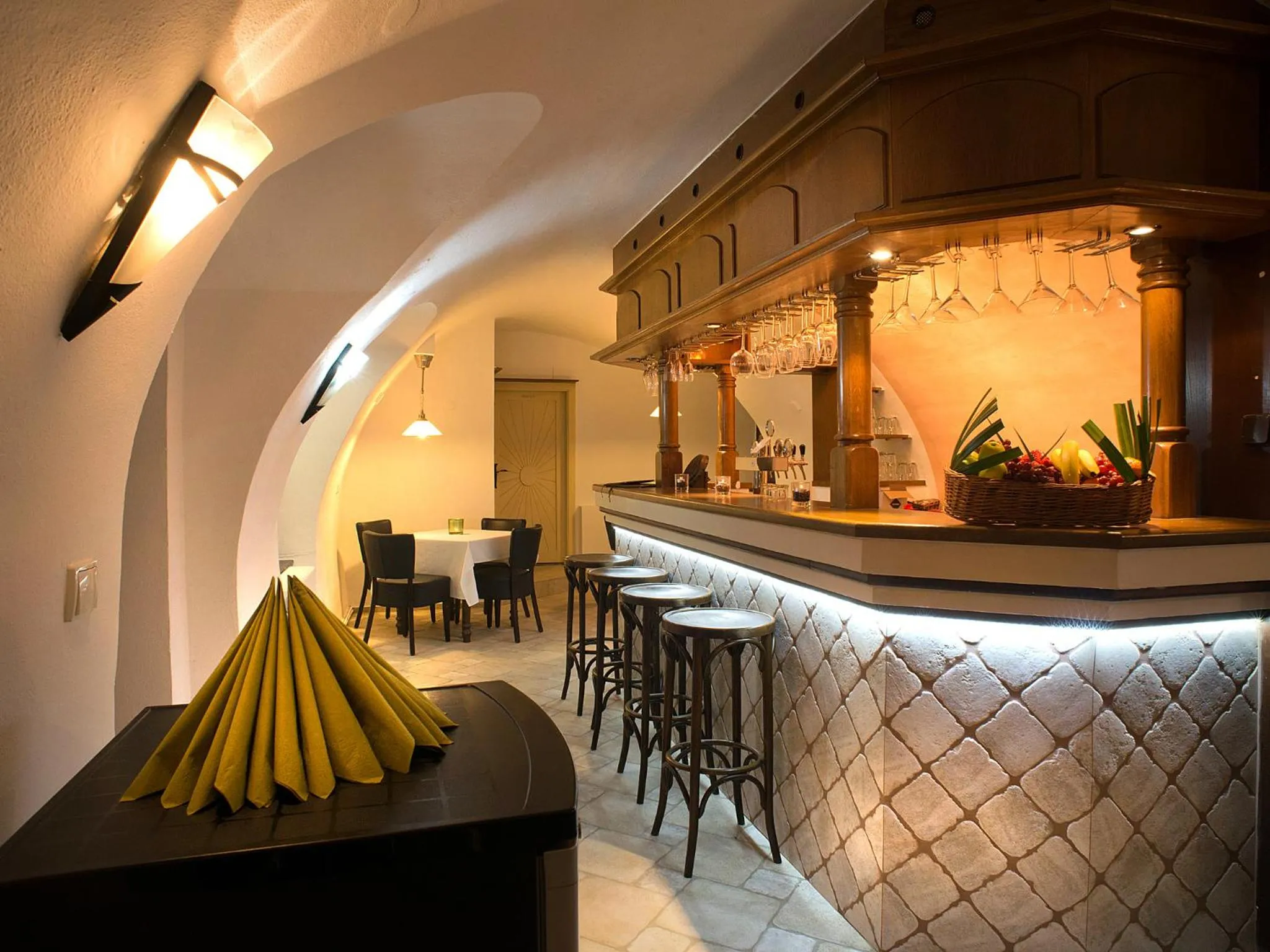 Restaurant/places to eat in Hotel City Pisek