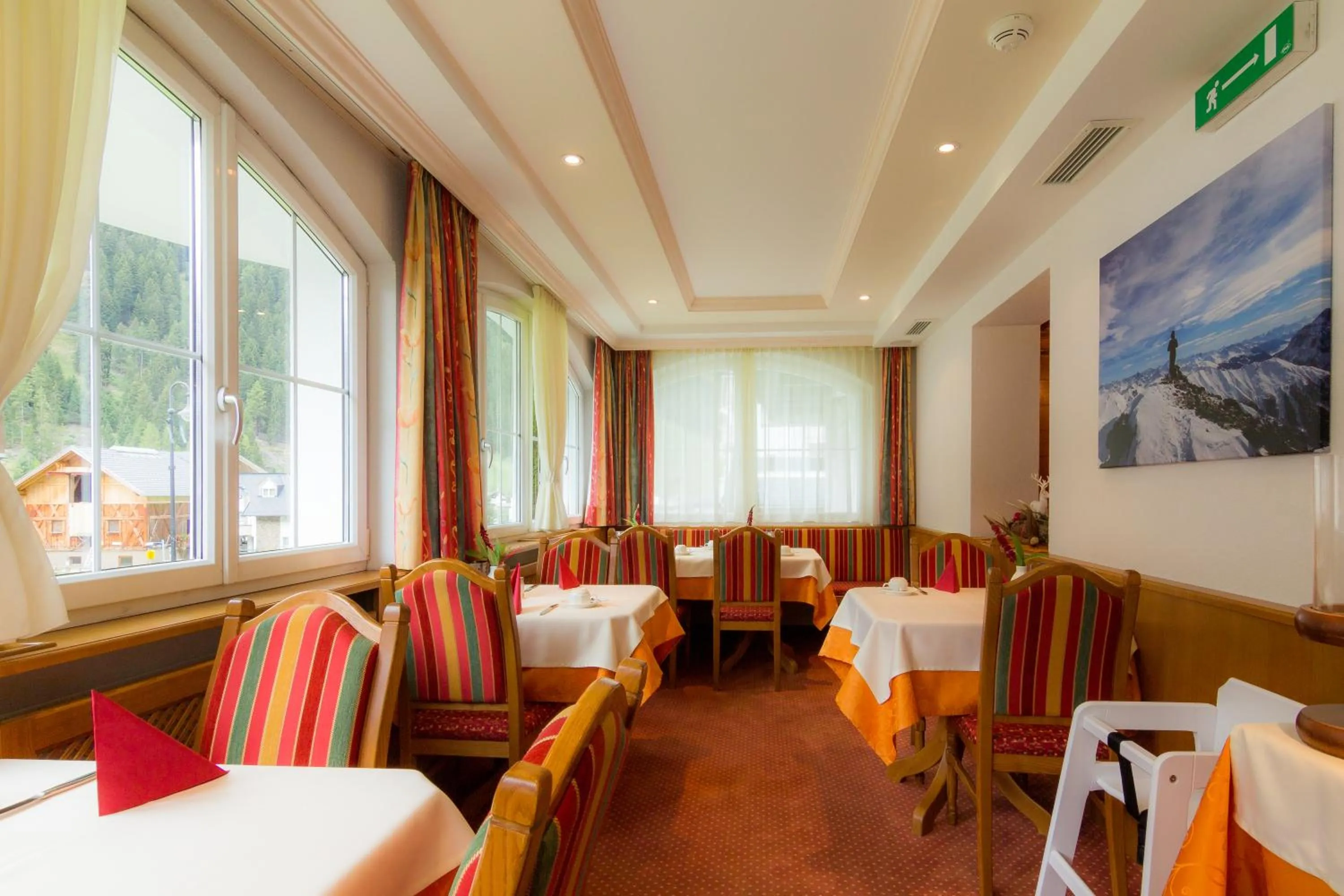 Restaurant/places to eat in Hotel Garni Martina