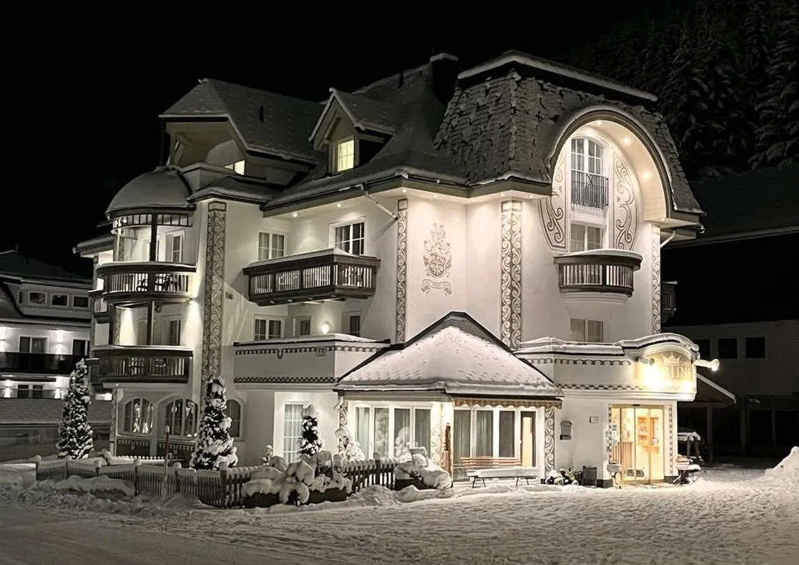 Property building in Hotel Garni Martina