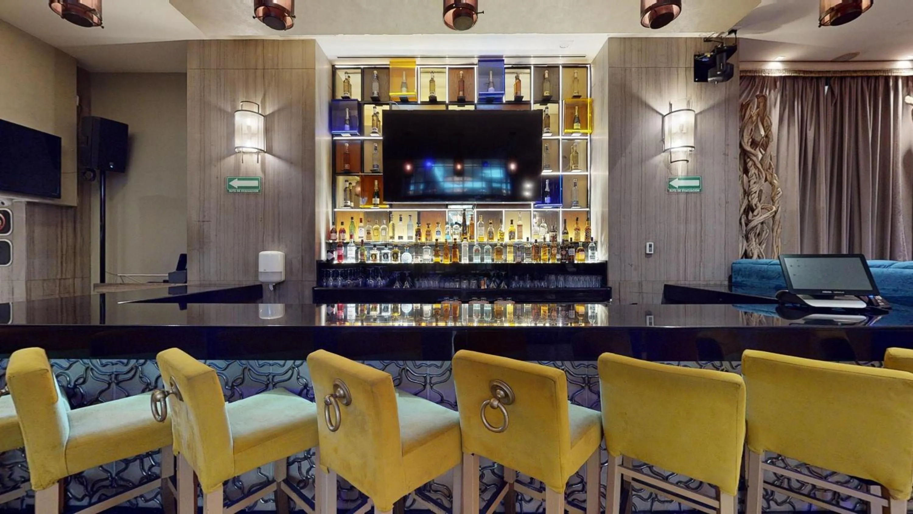 Lounge or bar in Marquis SkySuites
