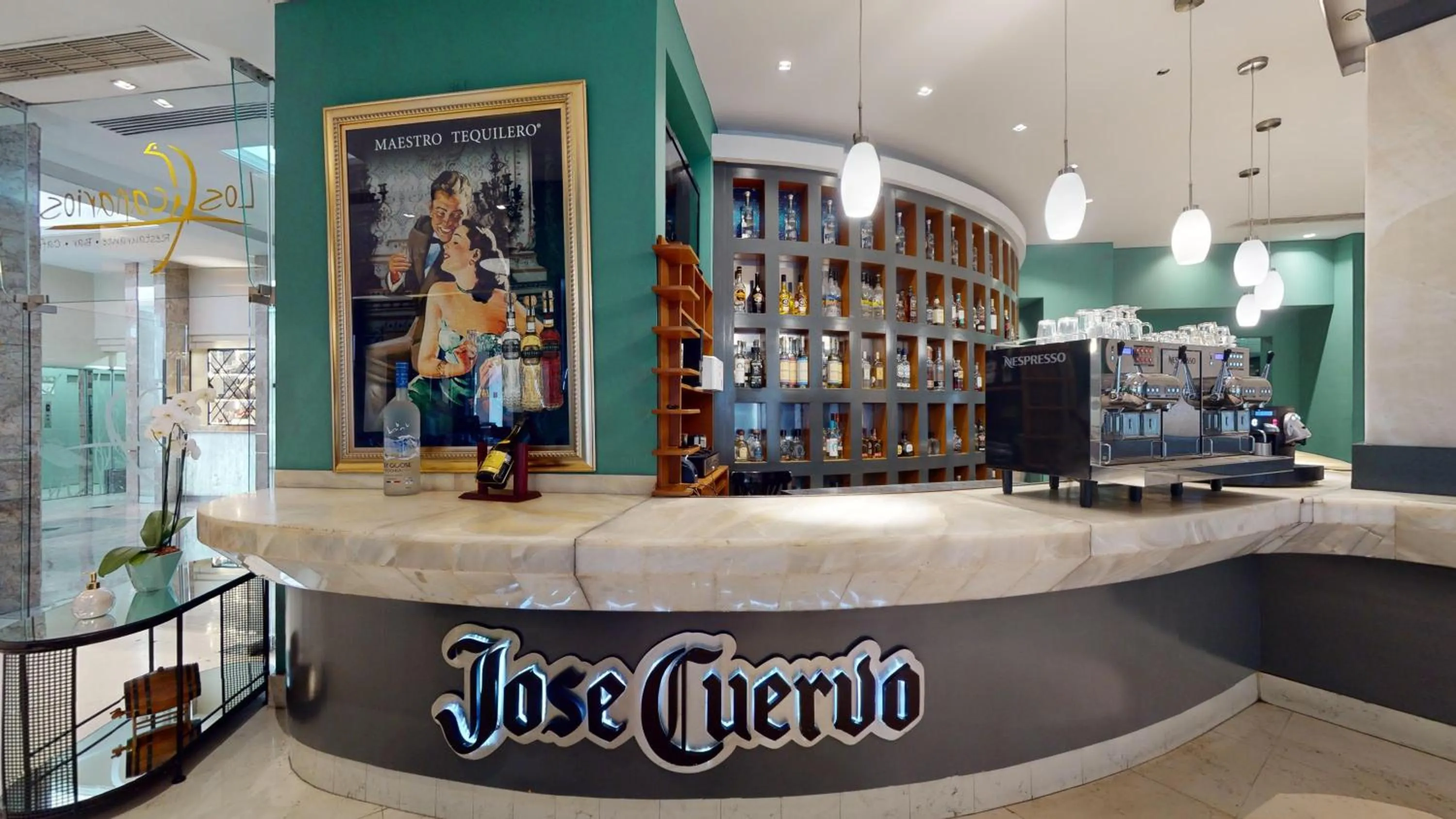 Restaurant/places to eat in Marquis SkySuites