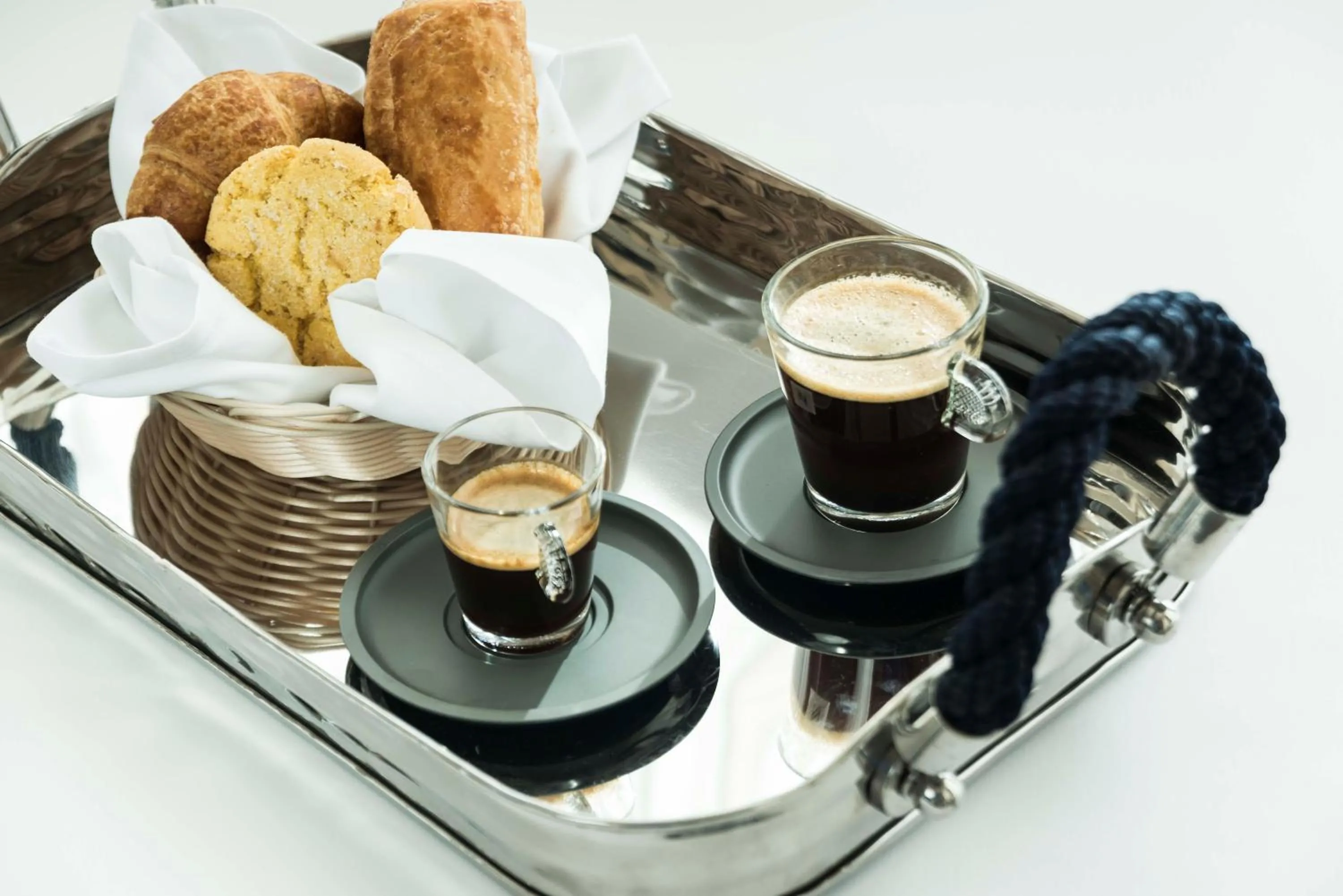 Coffee/tea facilities in Marquis SkySuites