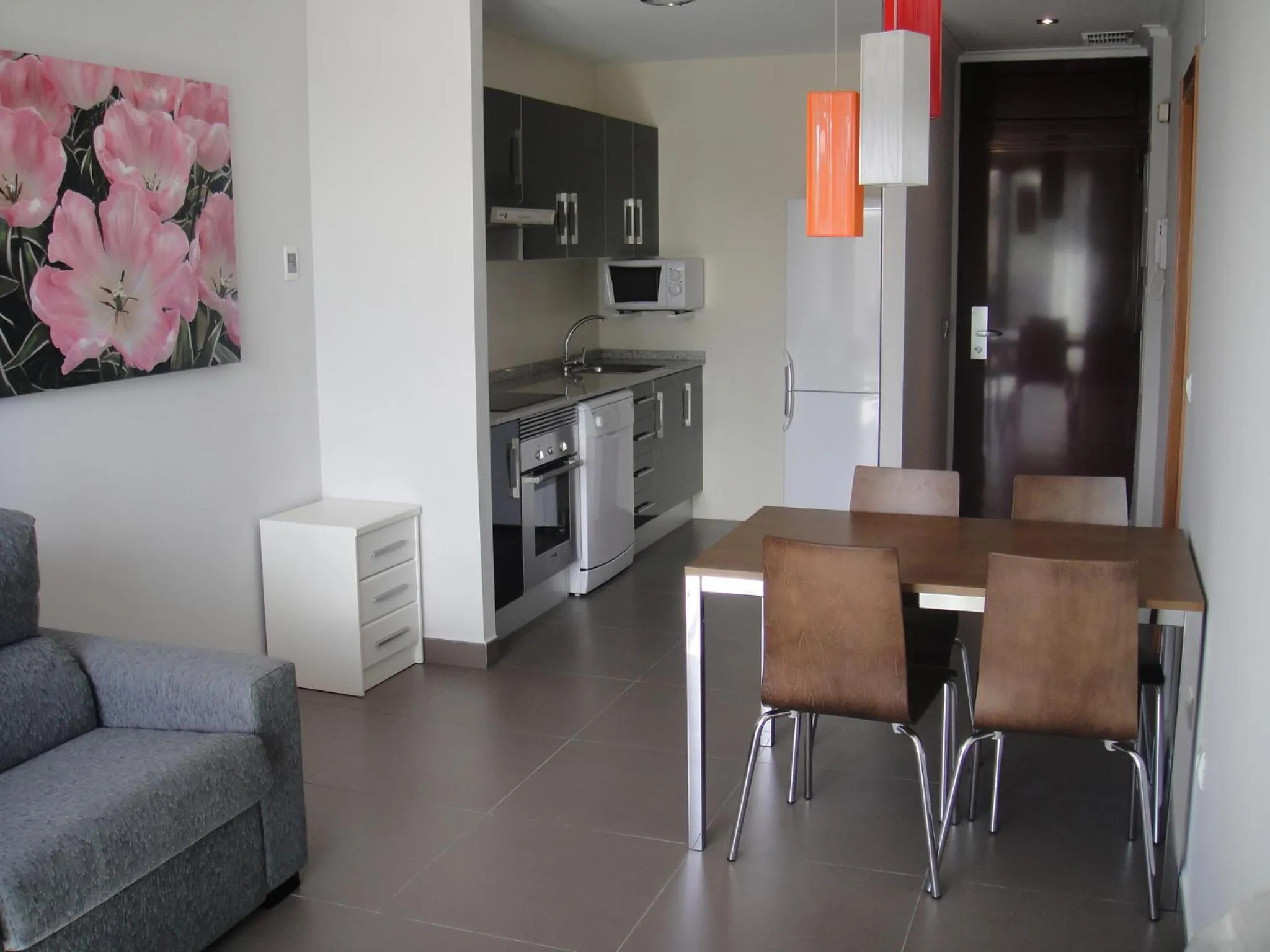 Photo of the whole room in Aparthotel El Faro