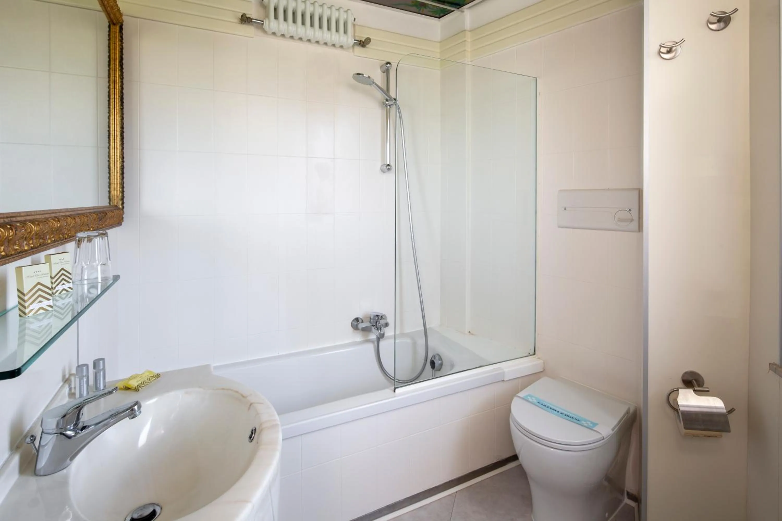 Bathroom in Hotel Des Nations - Vintage Hotel sul mare