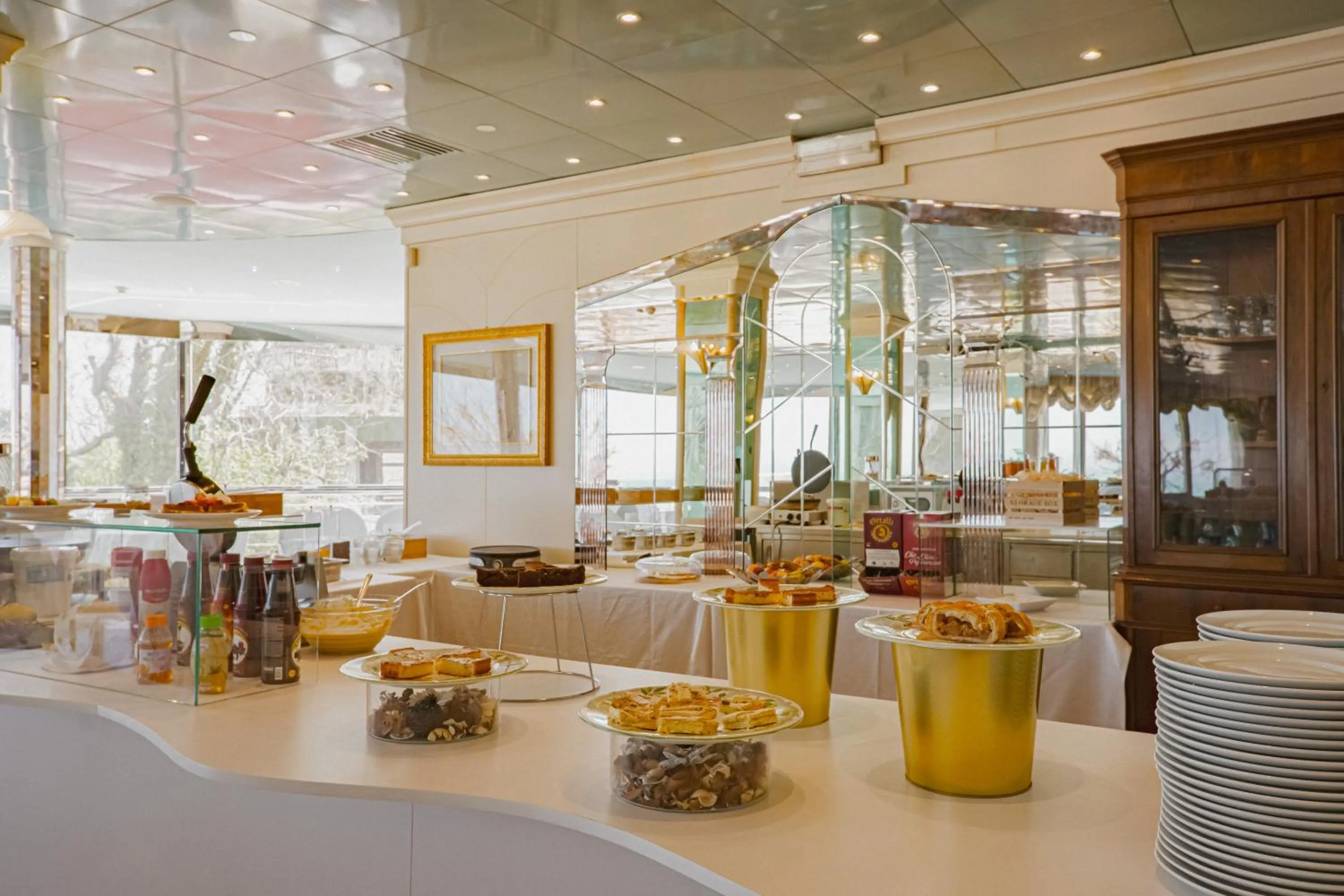 Breakfast in Hotel Des Nations - Vintage Hotel sul mare