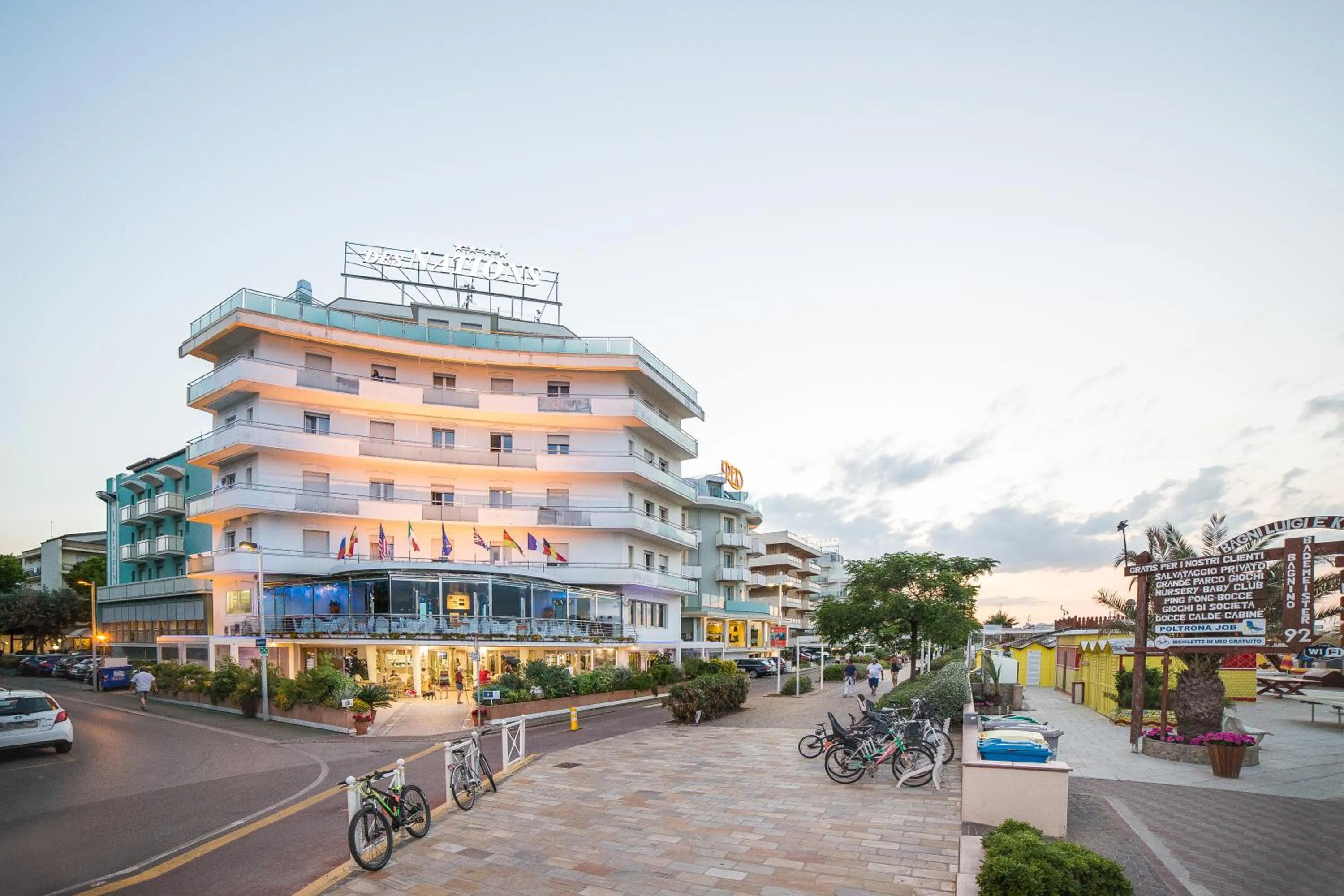 Property building in Hotel Des Nations - Vintage Hotel sul mare