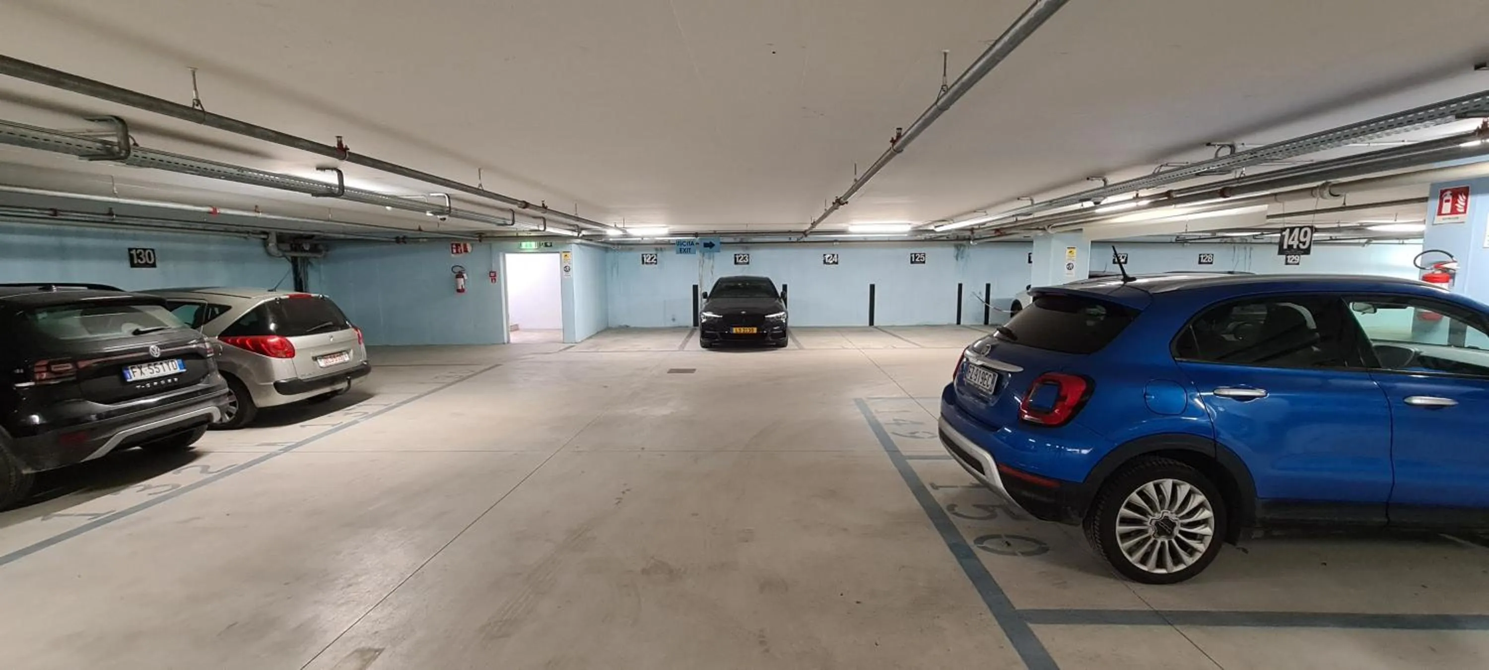 Parking in Hotel Des Nations - Vintage Hotel sul mare