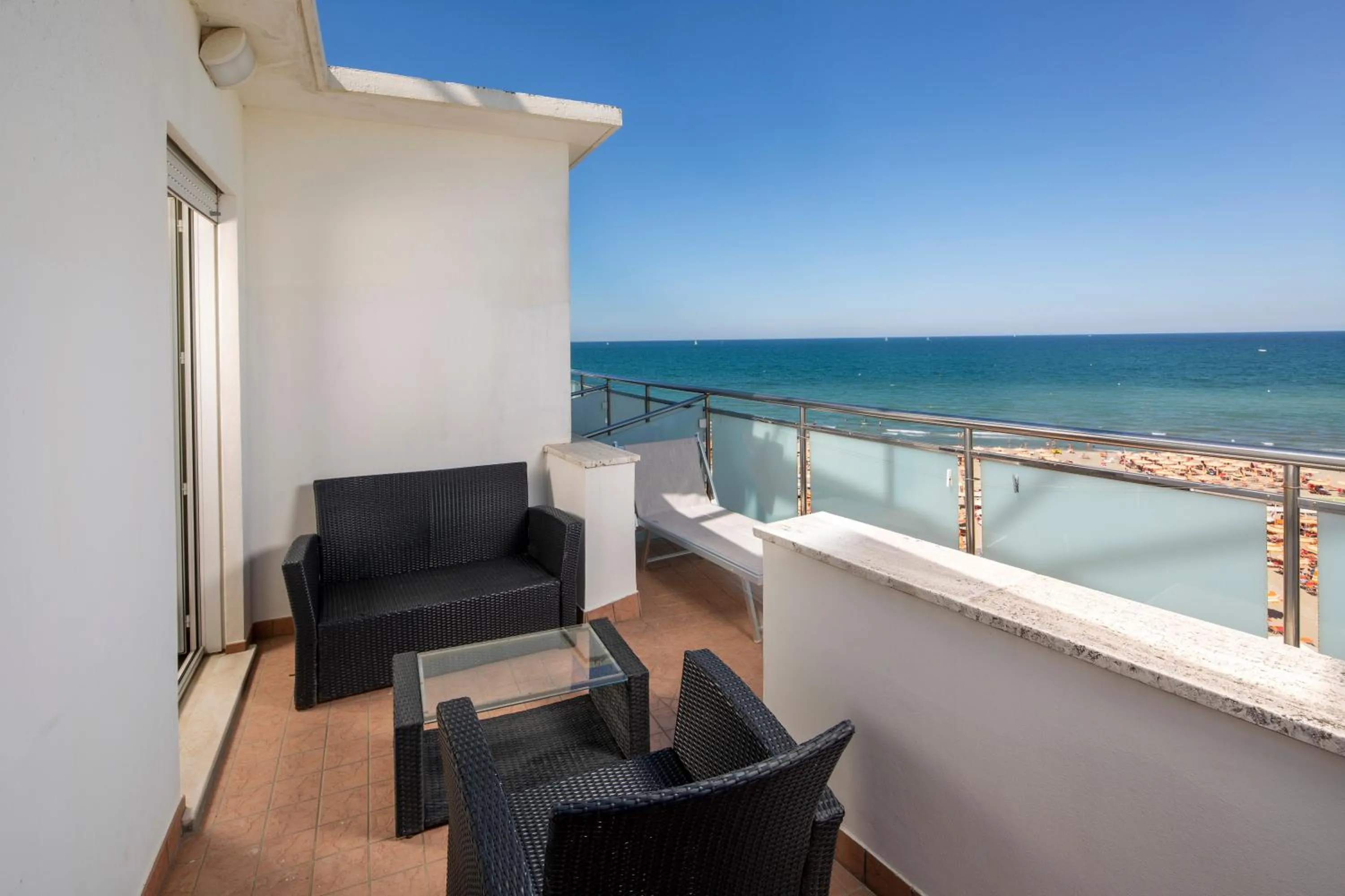 Balcony/Terrace in Hotel Des Nations - Vintage Hotel sul mare