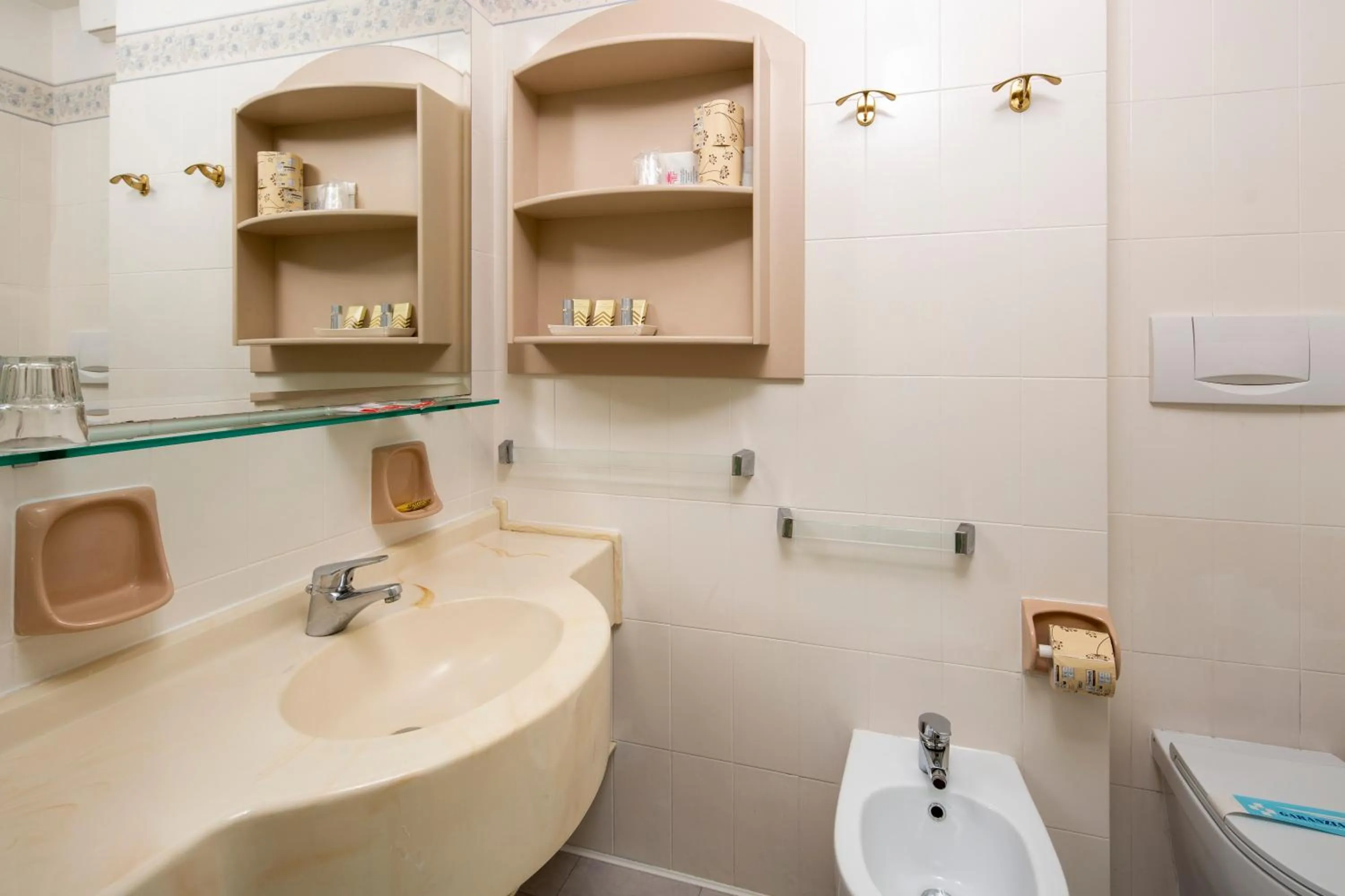 Bathroom in Hotel Des Nations - Vintage Hotel sul mare