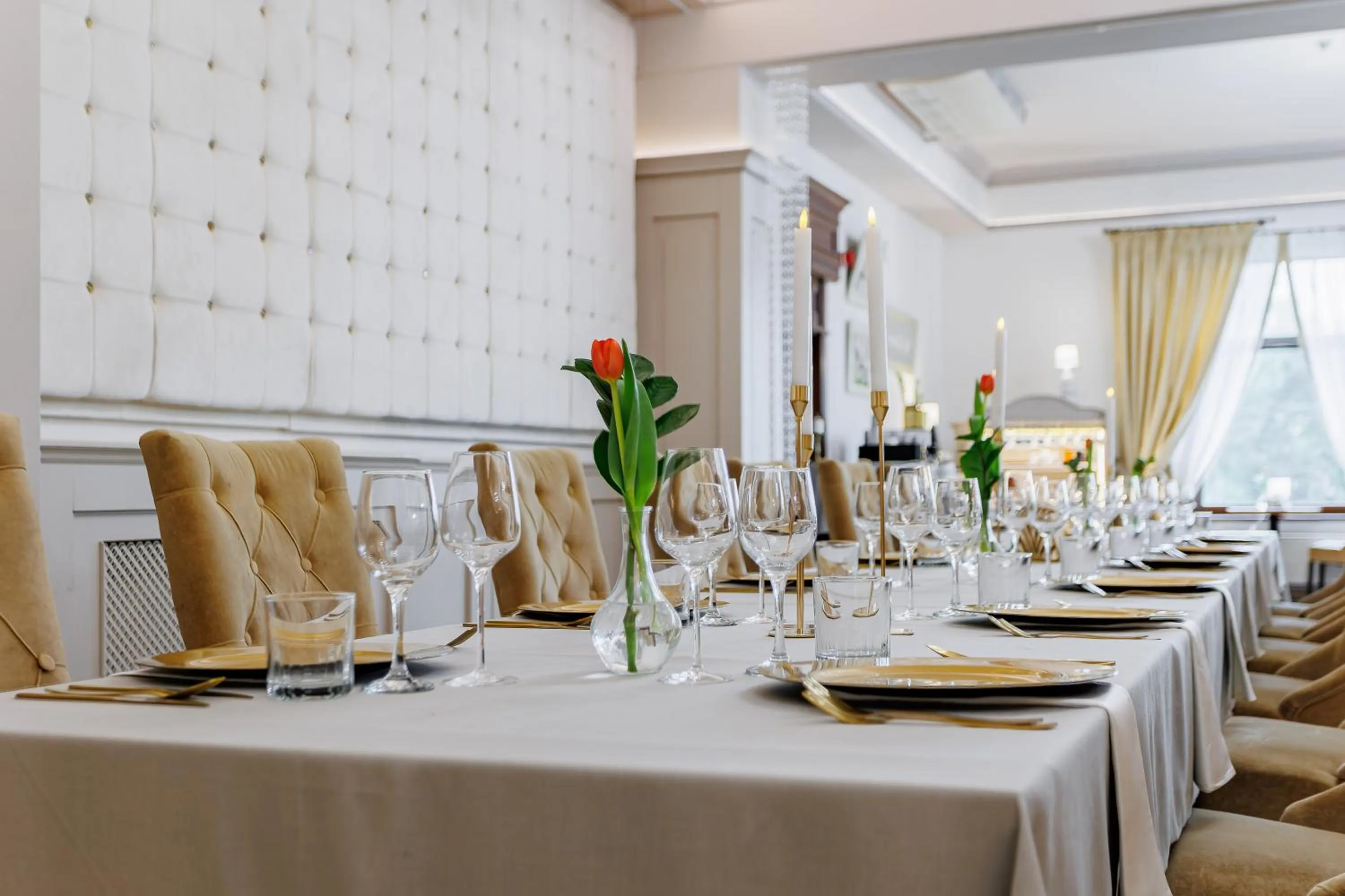 Restaurant/places to eat in Hotel Cristal Park