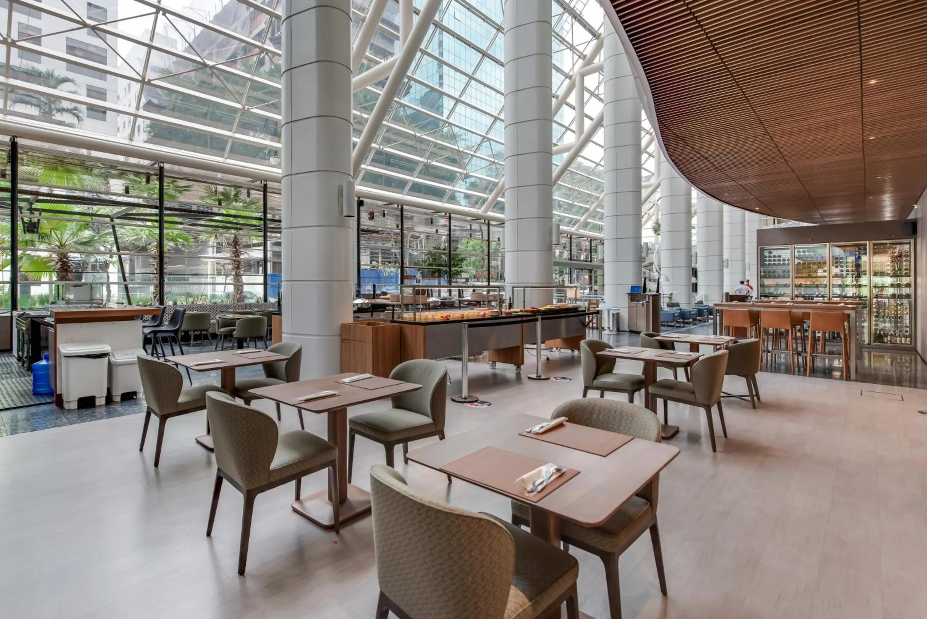 Restaurant/places to eat in Radisson São Paulo Paulista