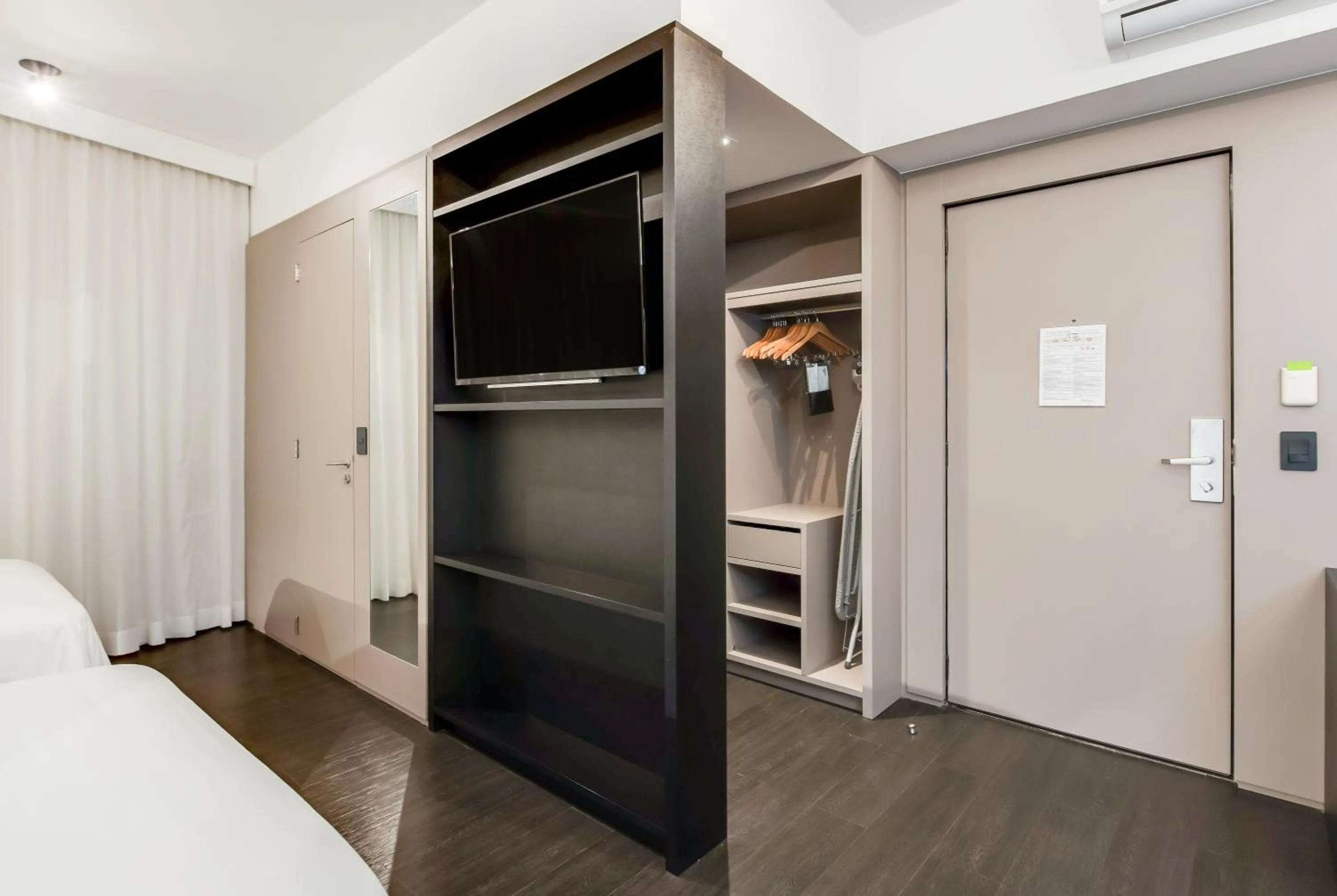 Photo of the whole room, Bed in Radisson São Paulo Paulista