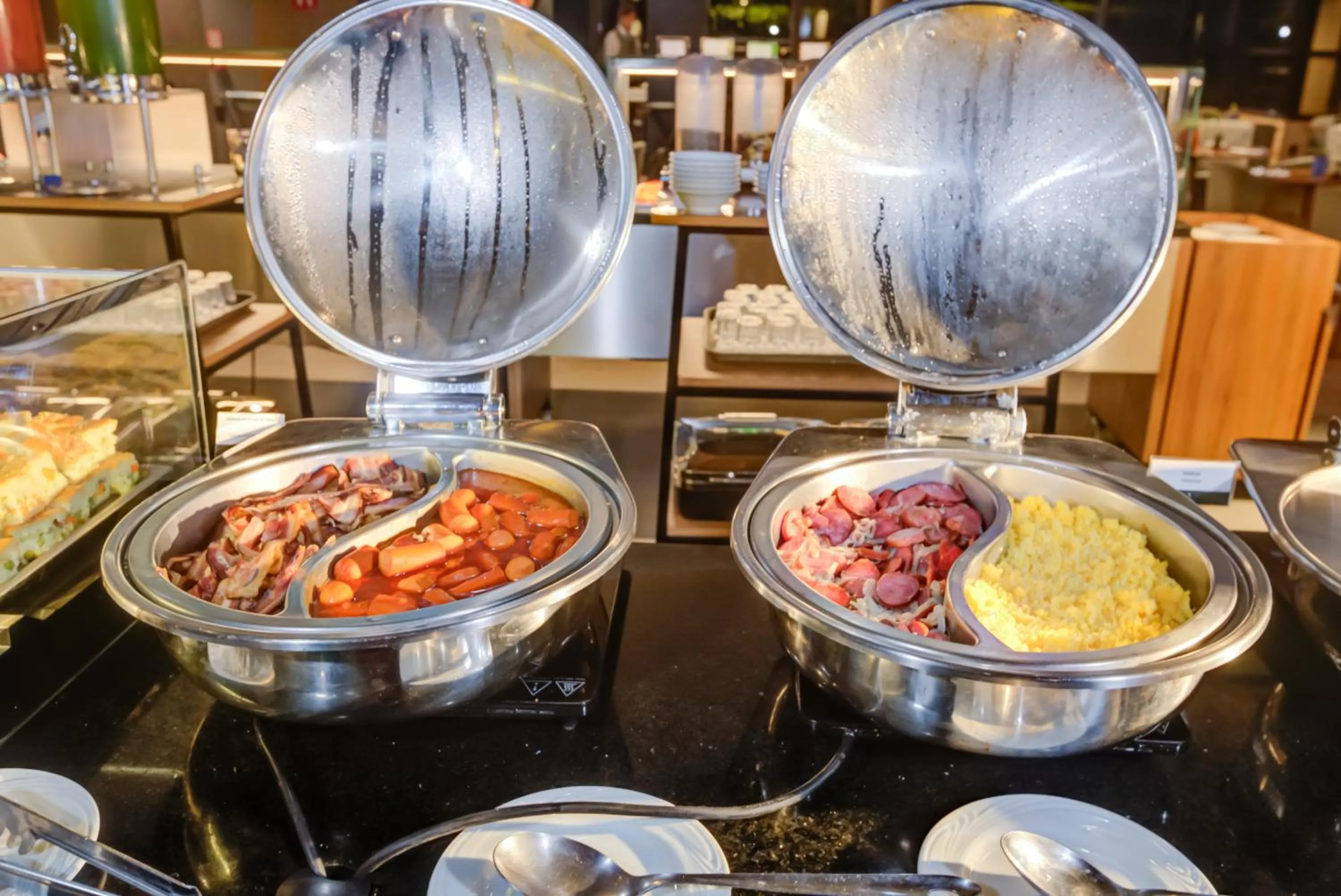 Buffet breakfast in Radisson São Paulo Paulista