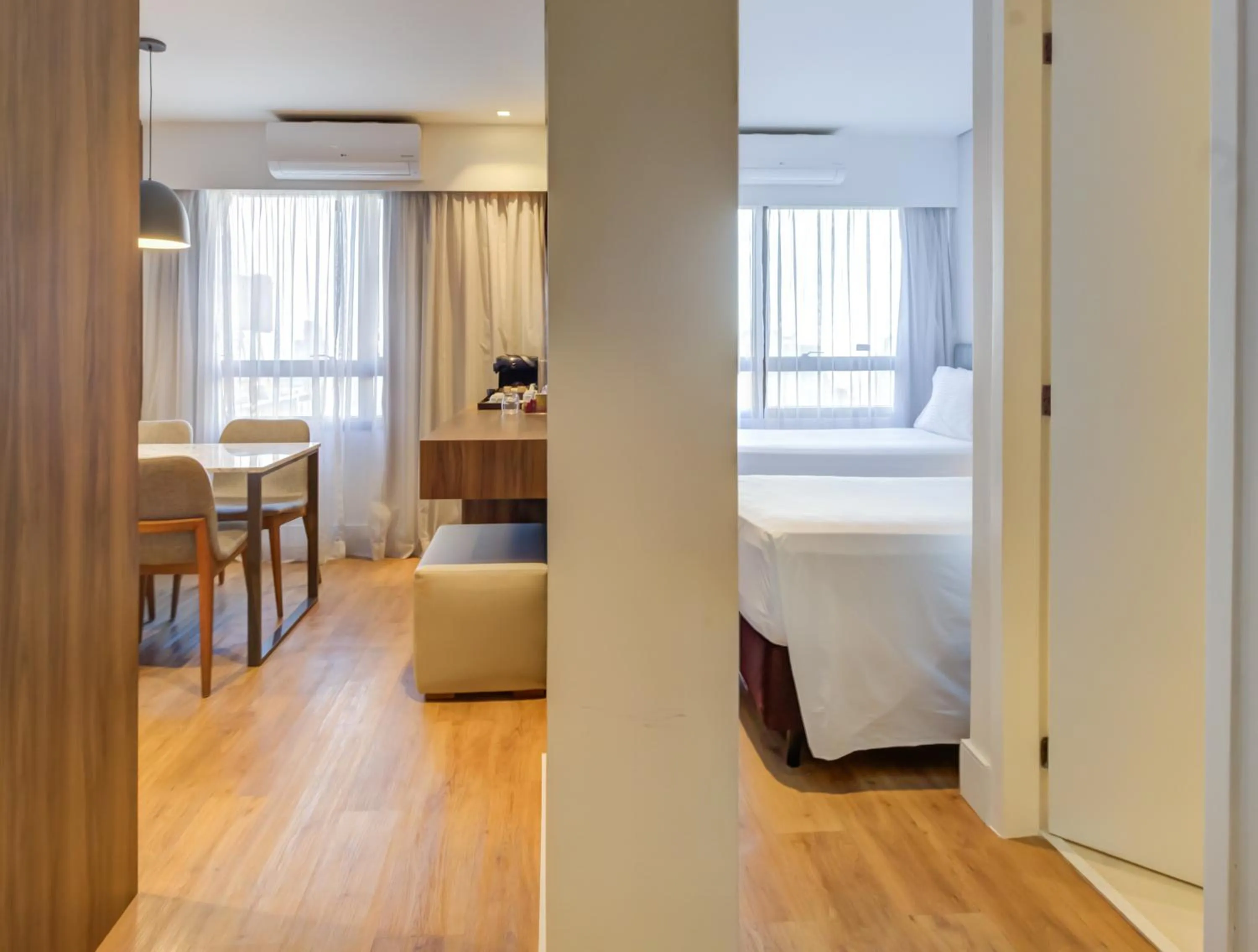 Photo of the whole room, Bed in Radisson São Paulo Paulista