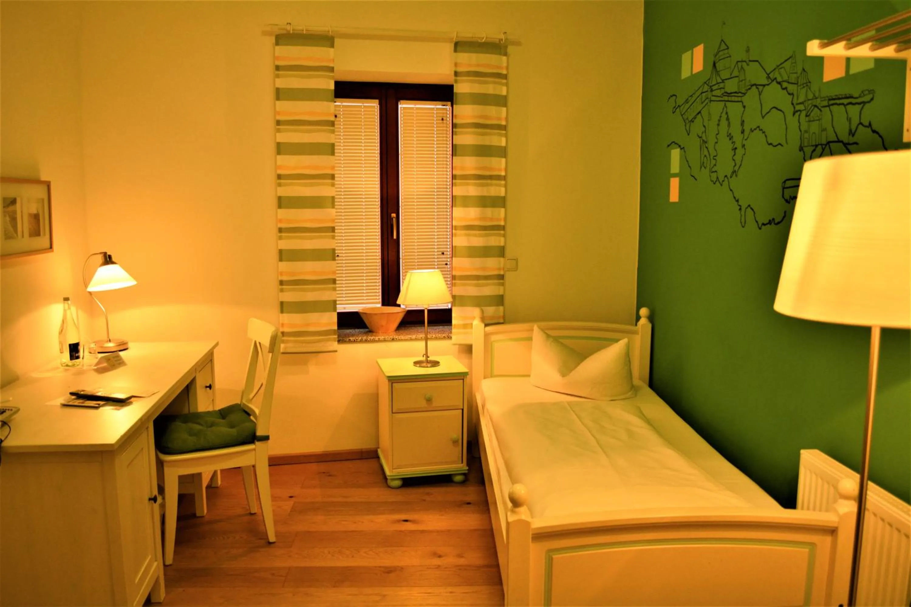 Bed in Economy Hotel Kronach