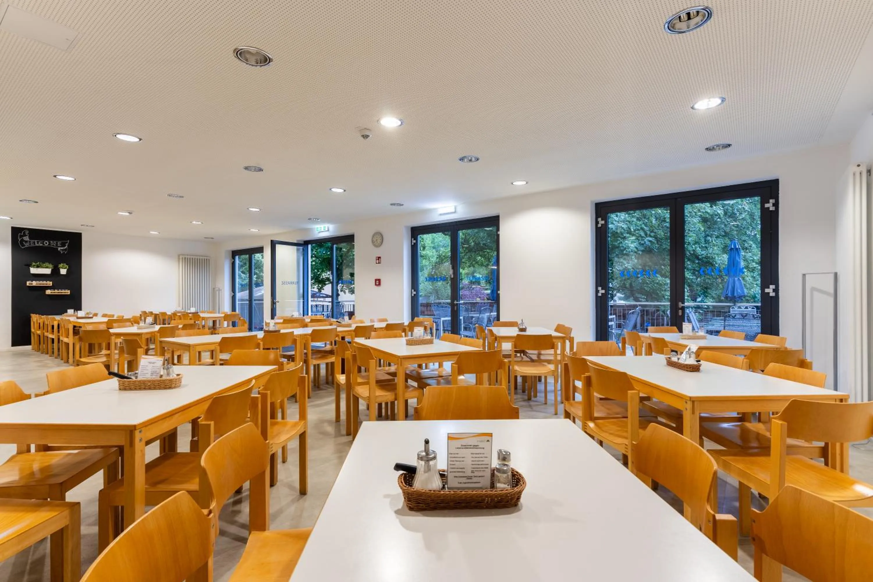 Restaurant/places to eat in Jugendherberge Potsdam