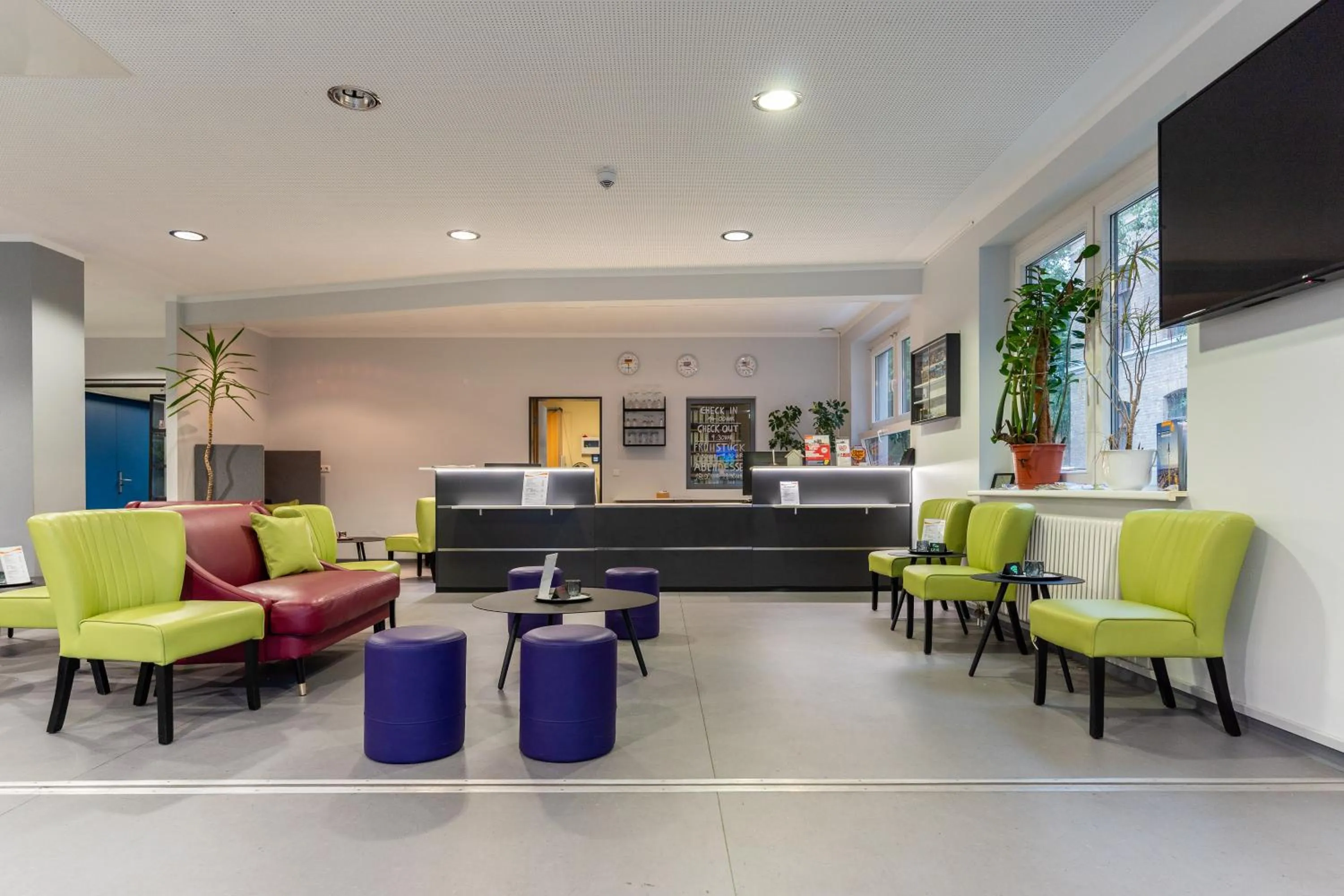 Lobby or reception in Jugendherberge Potsdam