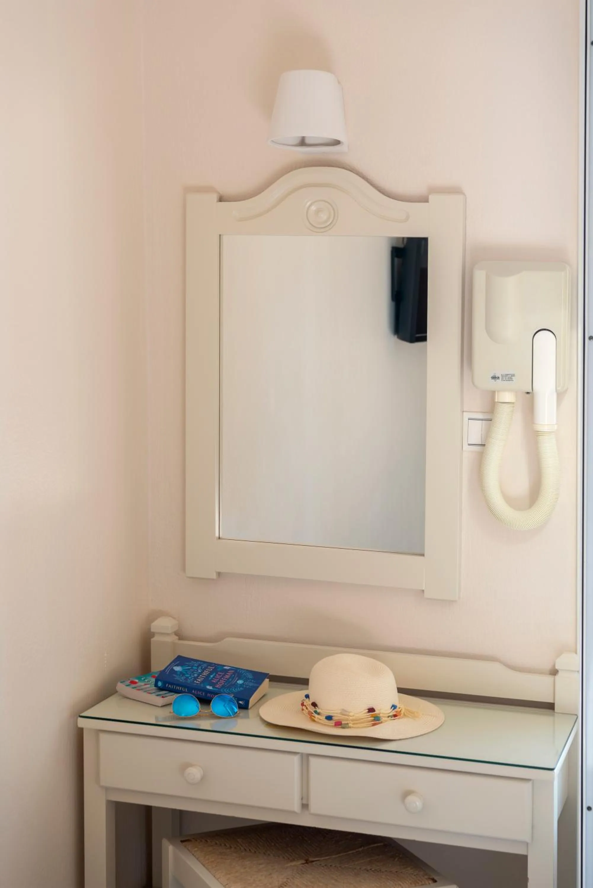 Irene Hotel - Beachfront