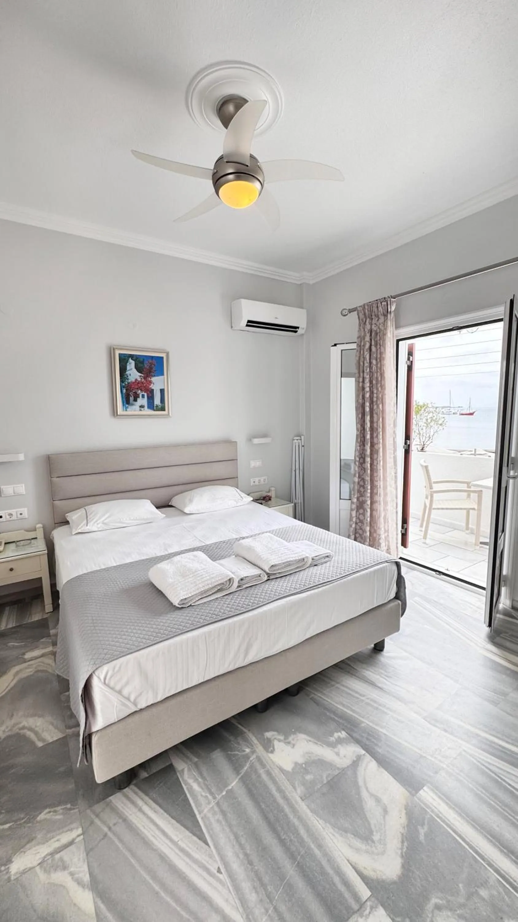 Irene Hotel - Beachfront